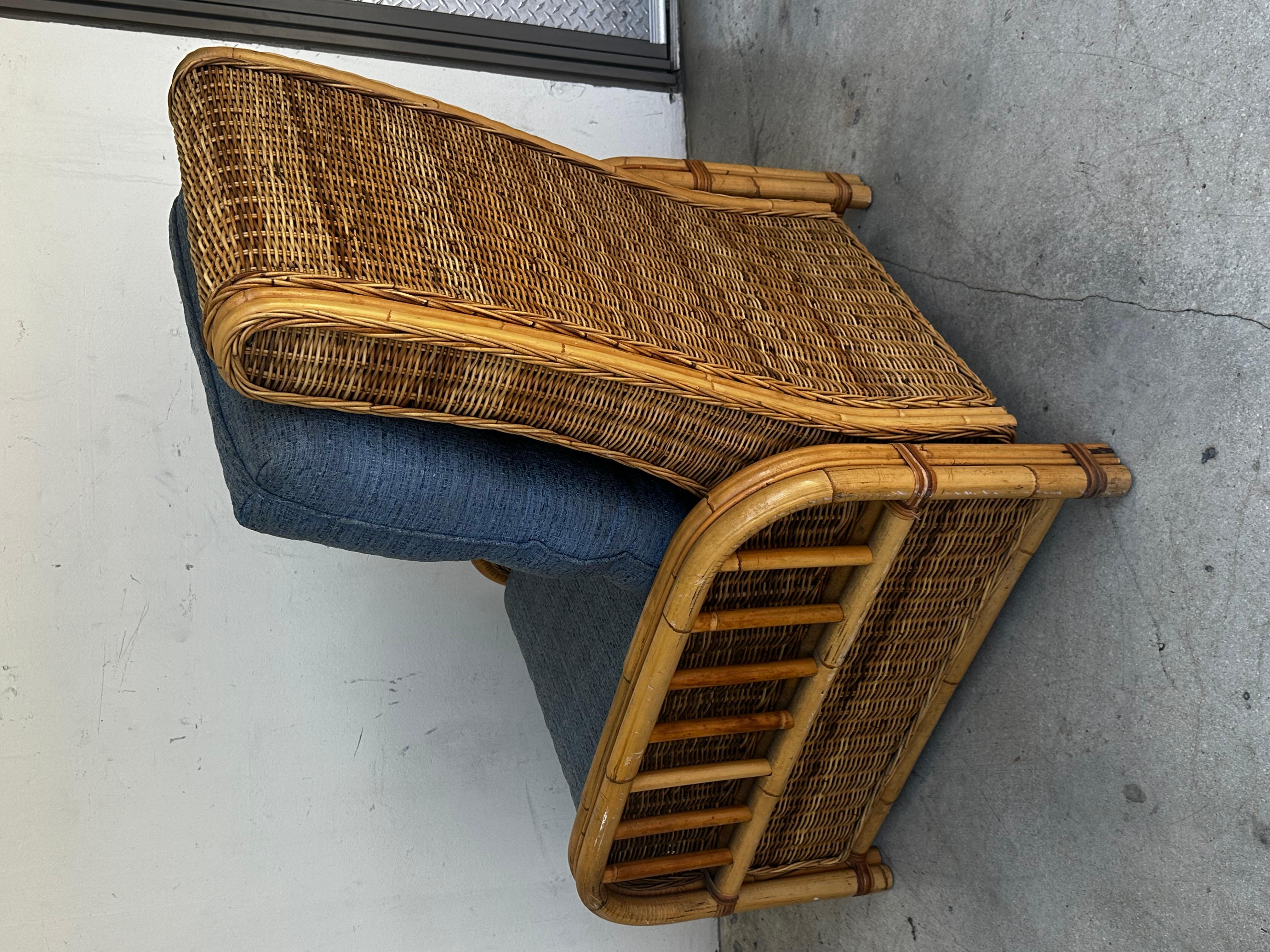 Chaise longue en rotin Cane Denim Blue des années 1960 en vente 1