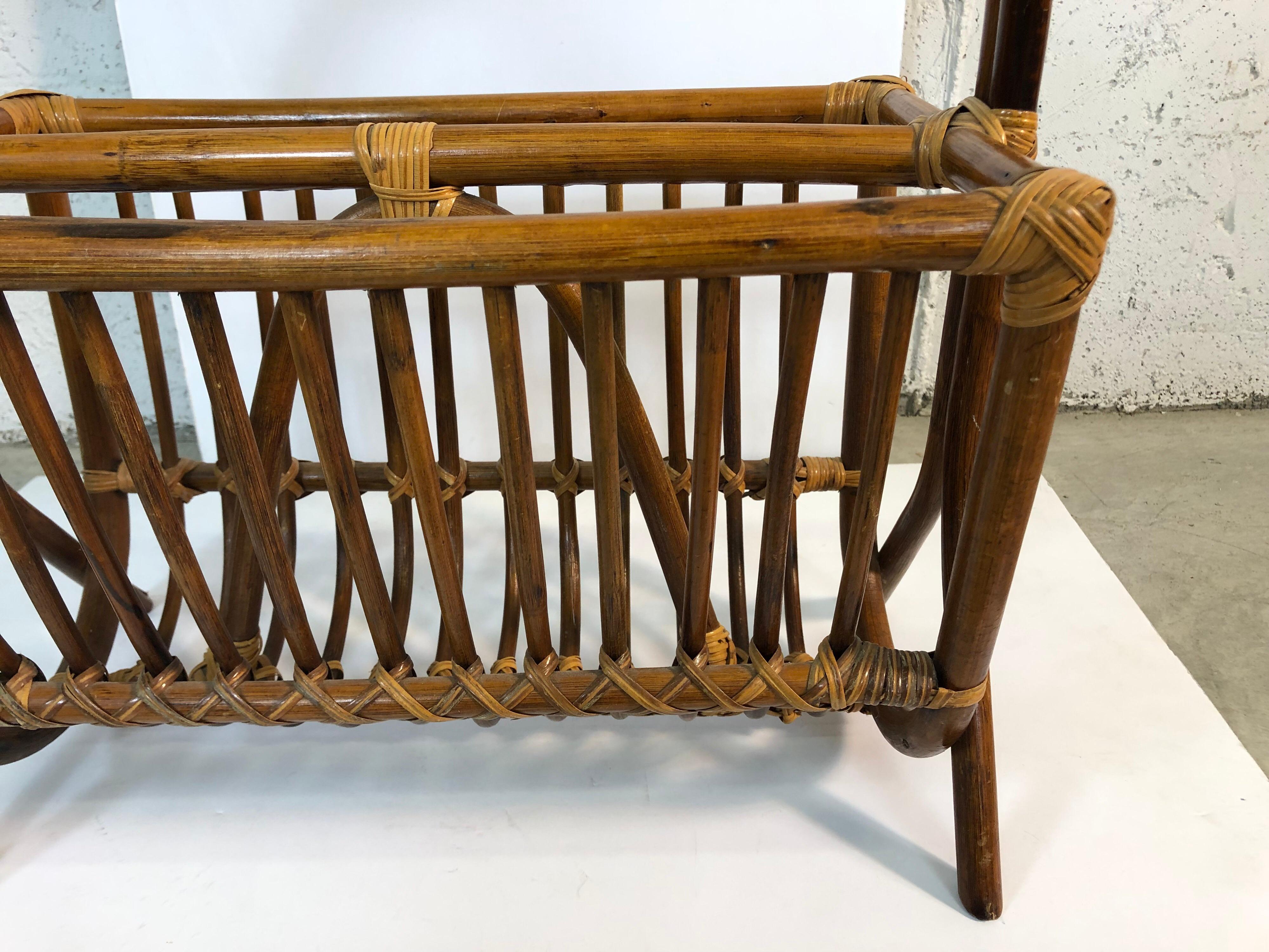 1960s Rattan Handled Magazine Rack In Good Condition In Amherst, NH