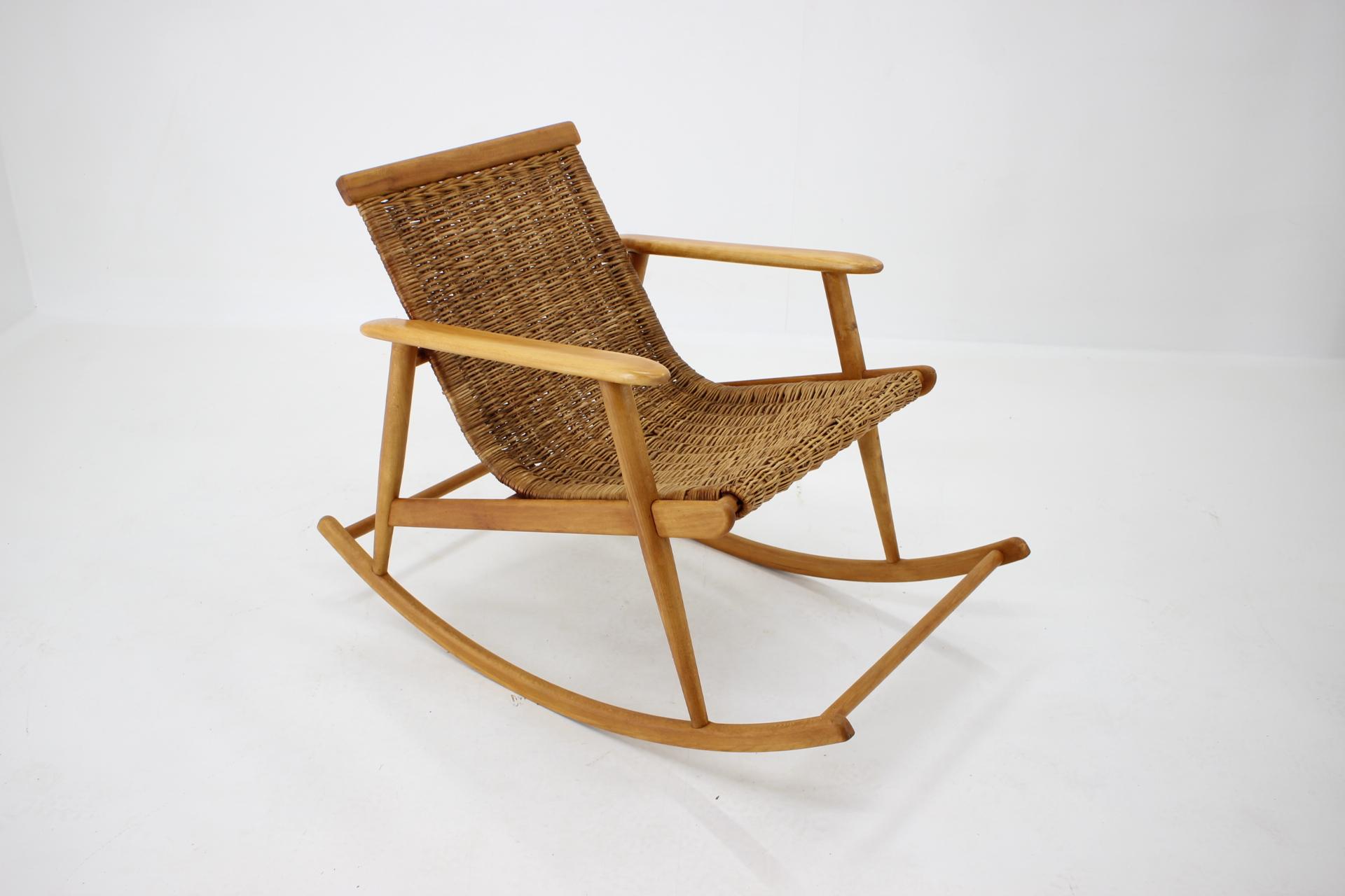1960s Rattan Rocking Chair by ULUV, Czechoslovakia In Good Condition In Praha, CZ