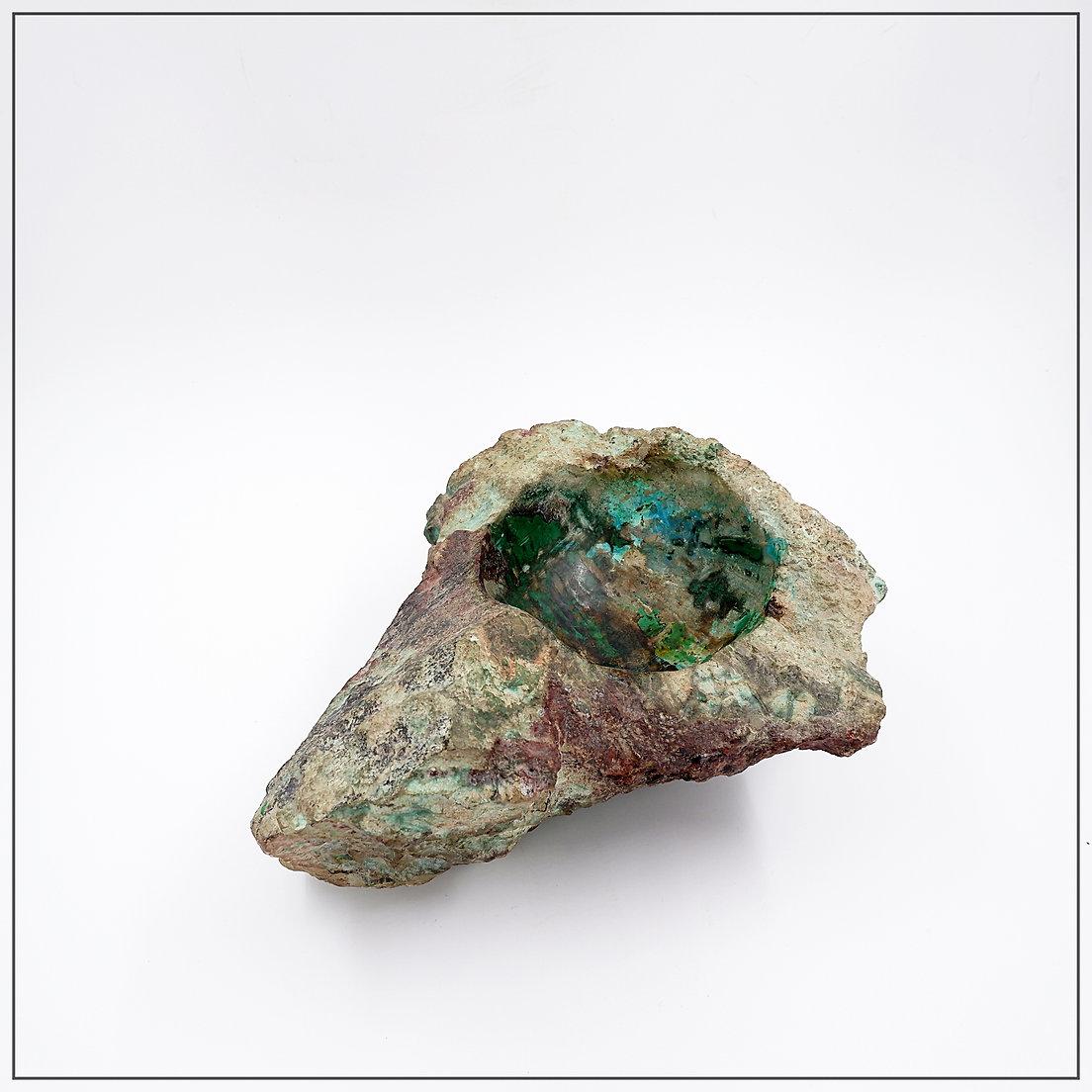 1960s Raw Stone Vide poche Natural Malachite Azurite In Good Condition For Sale In Linkebeek, BE