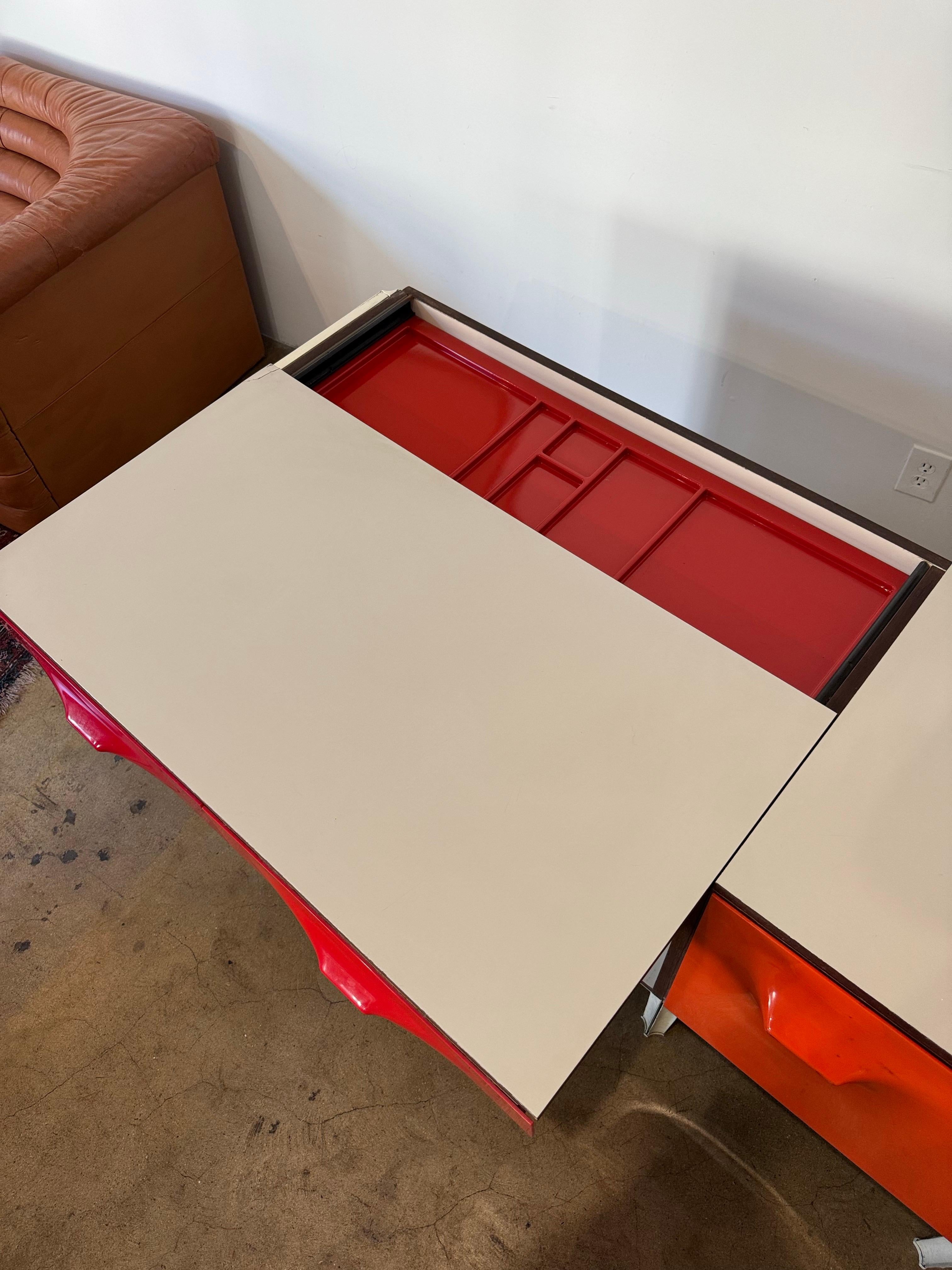 Mid-Century Modern 1960's Raymond Loewy DF 2000 Sliding Top Desk For Sale