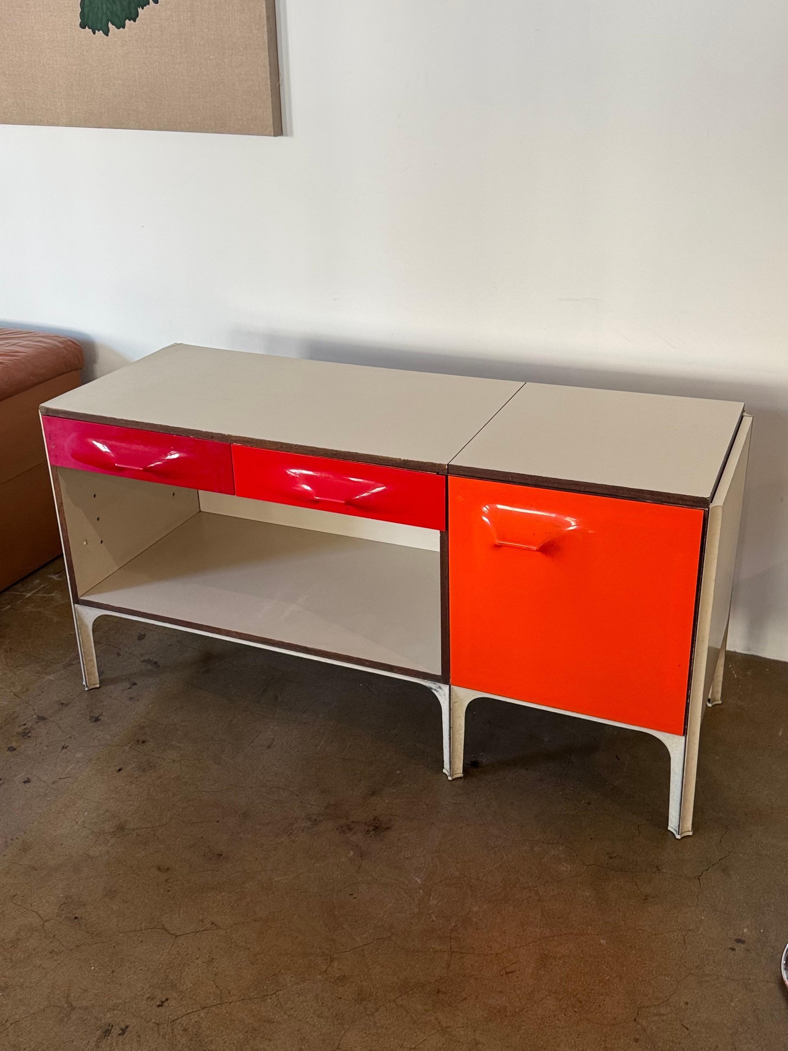 1960's Raymond Loewy DF 2000 Sliding Top Desk For Sale 2