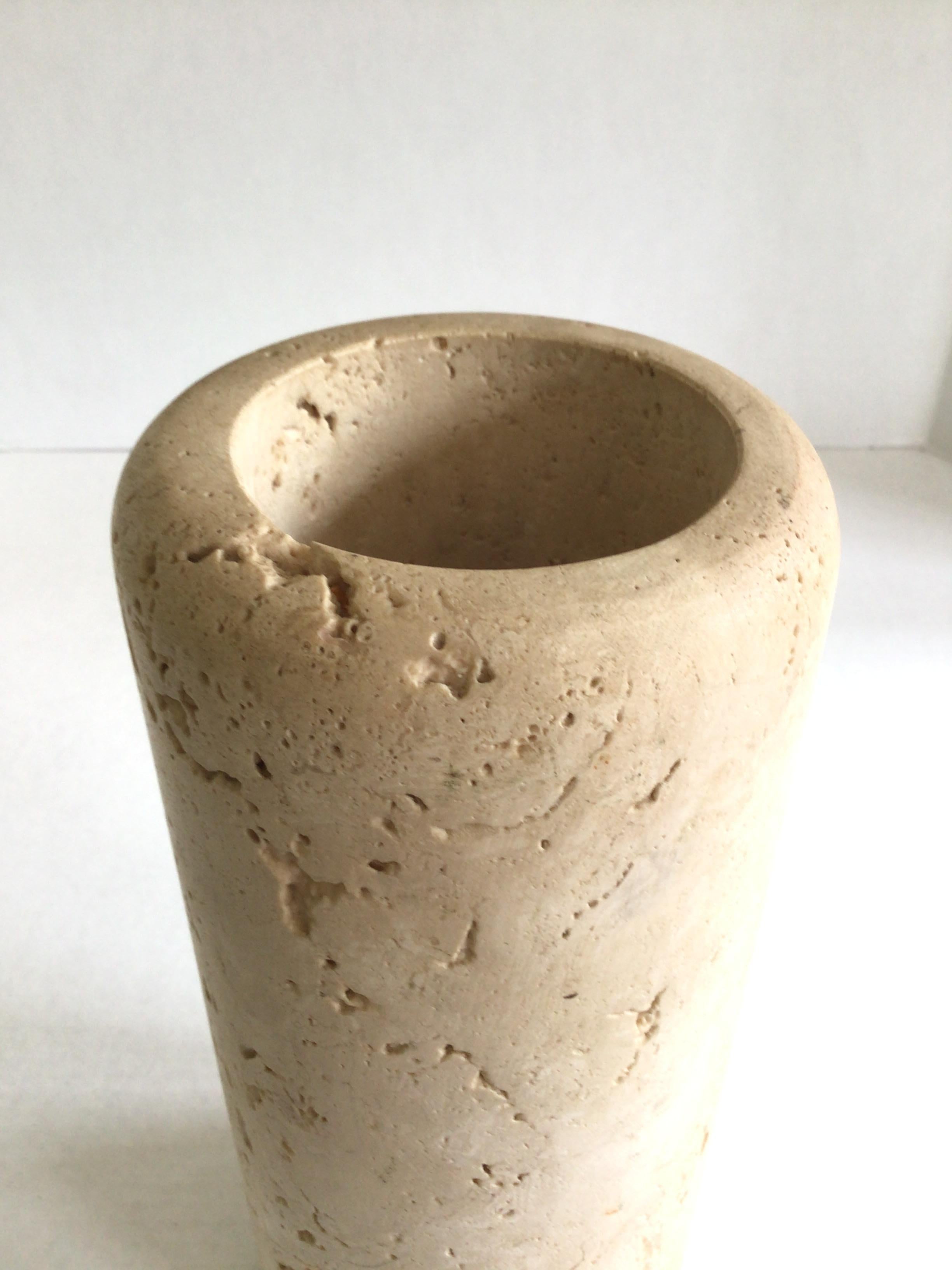 Travertino Vaso in pietra di travertino Raymor del 1960 in vendita