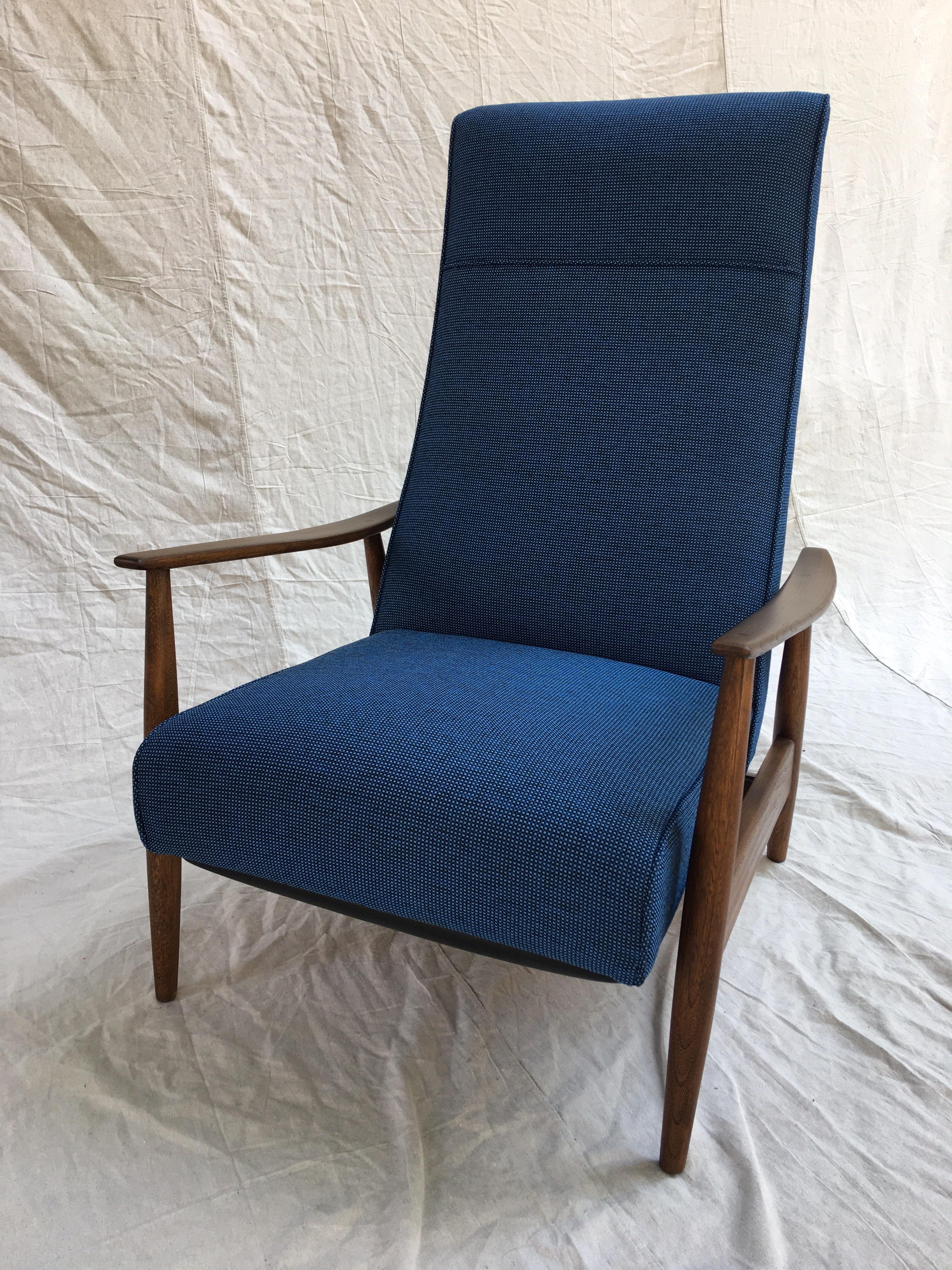 1960s Recliner in the style of Milo Baughman 1