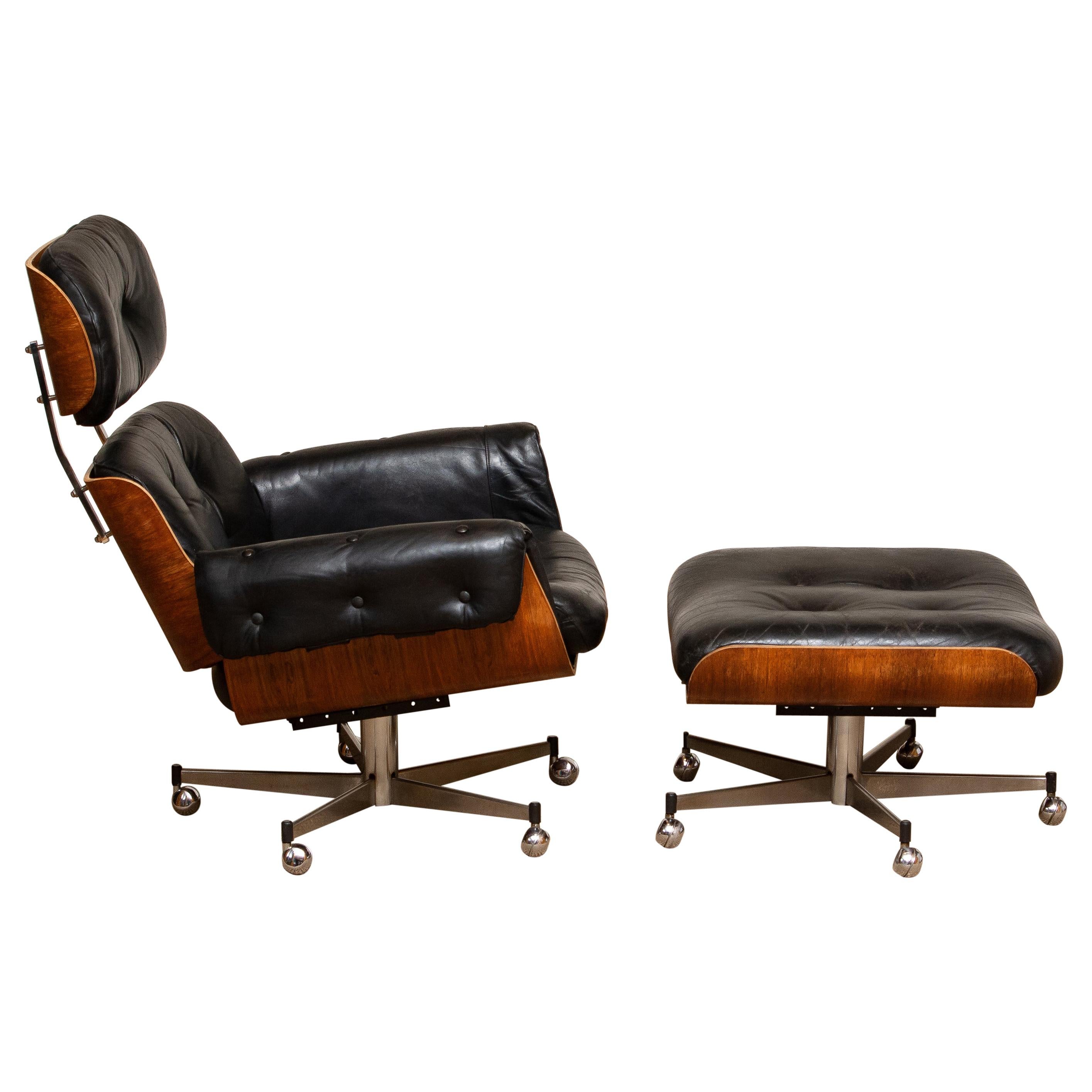 Iconic recliner / swivel chair designed by Martin Stoll for Giroflex Stoll of Switzerland, this gorgeous recliner offers the same iconic panels of bent plywood then the famous lounge chair by Ray and Charles Eames. Chair and ottoman allover in good