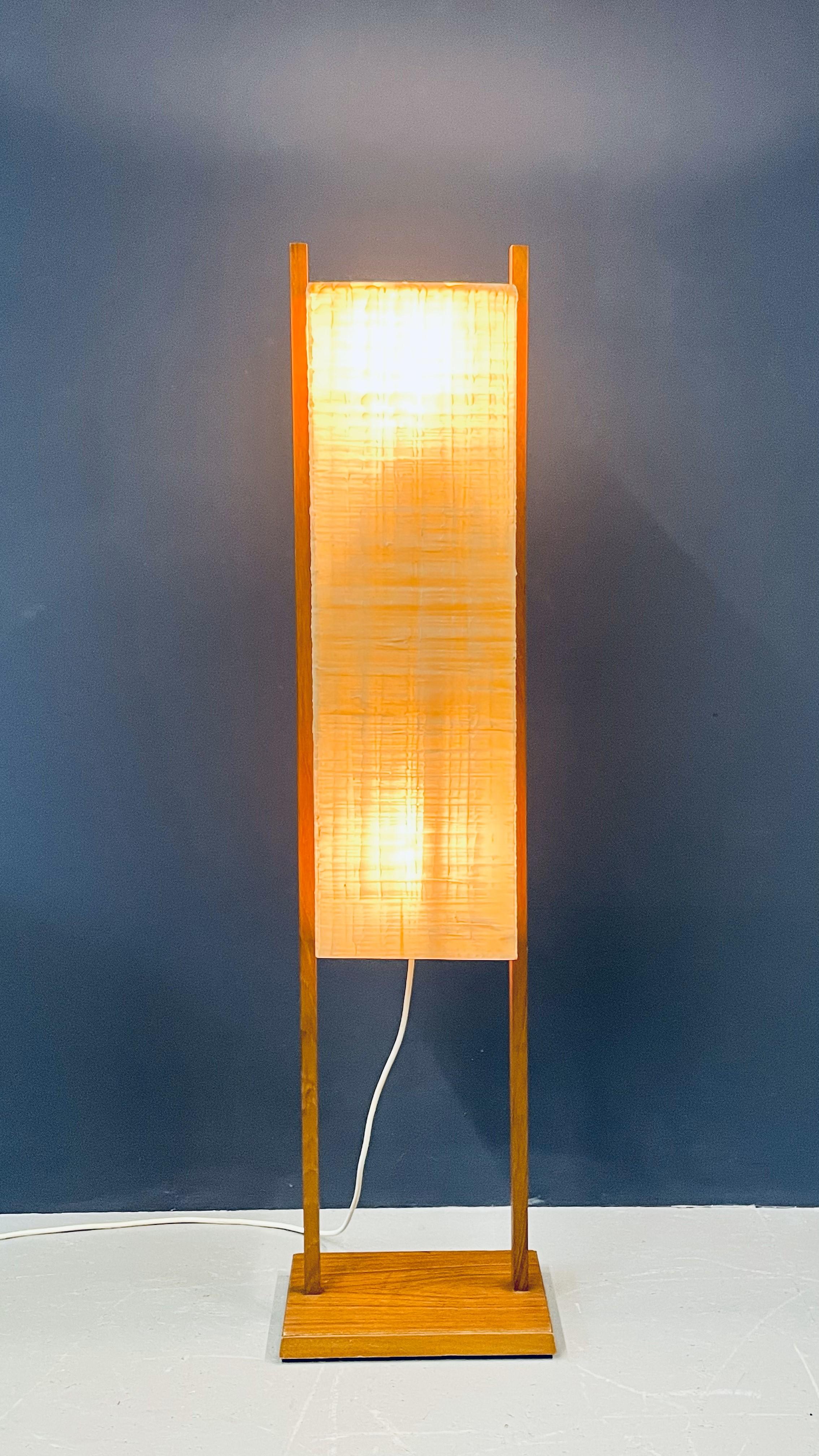 1960s Rectangular Floor Lamp In Good Condition For Sale In Munich, DE