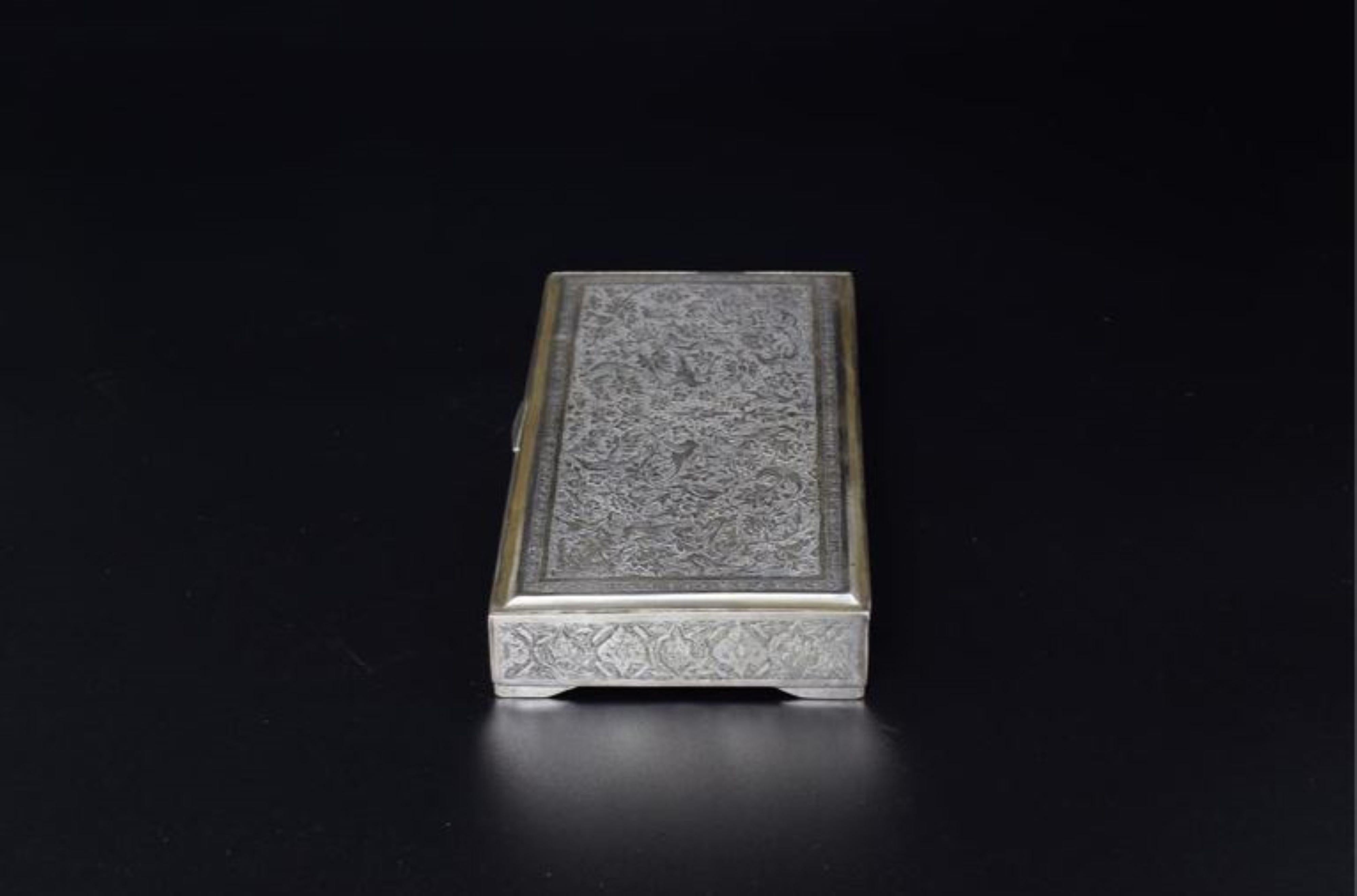 Gravé Boîte à bijoux rectangulaire en argent sterling des années 1960 en vente