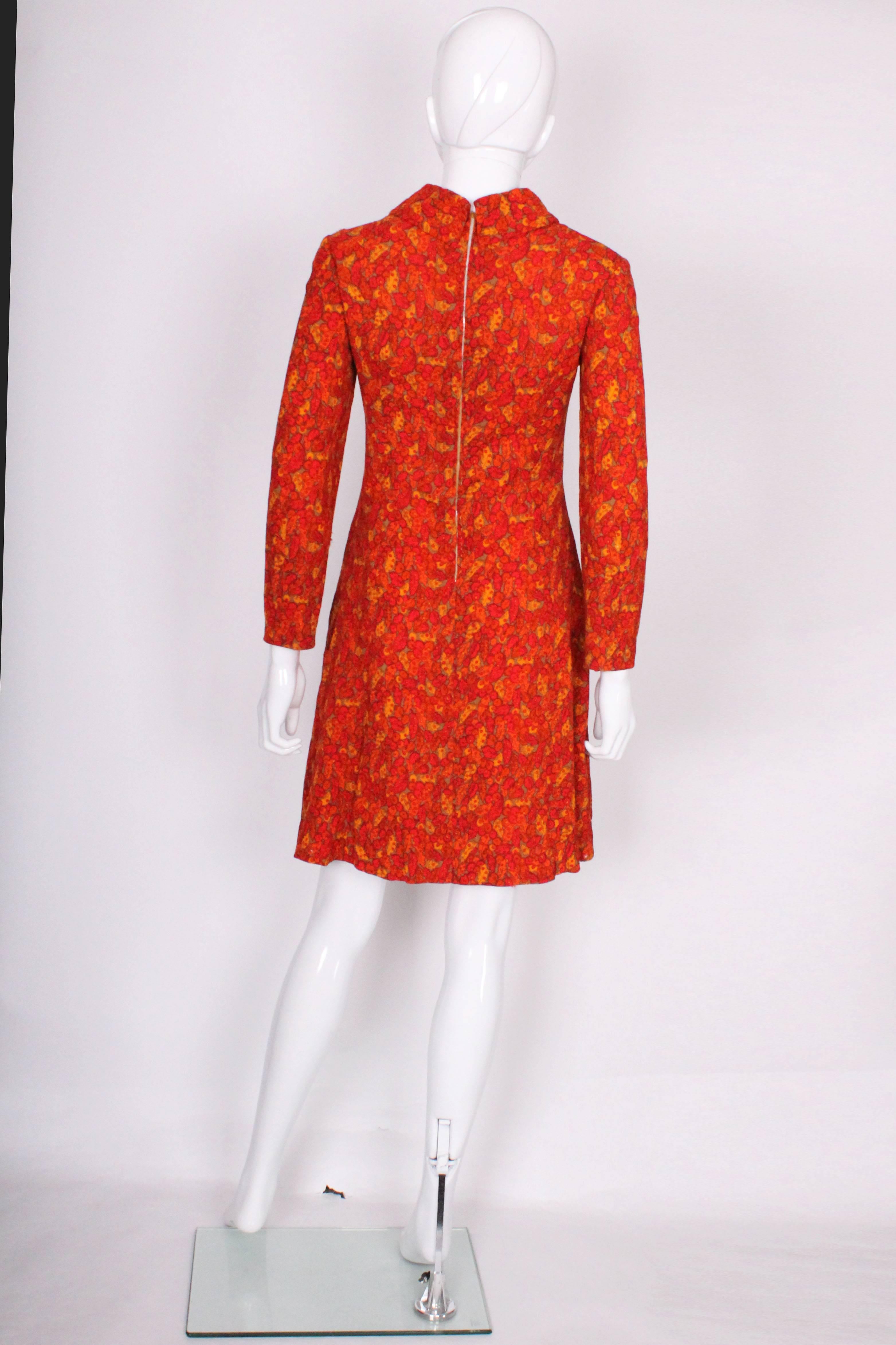 1960s Red and Orange Leaf Print Mini Dress In Good Condition For Sale In London, GB