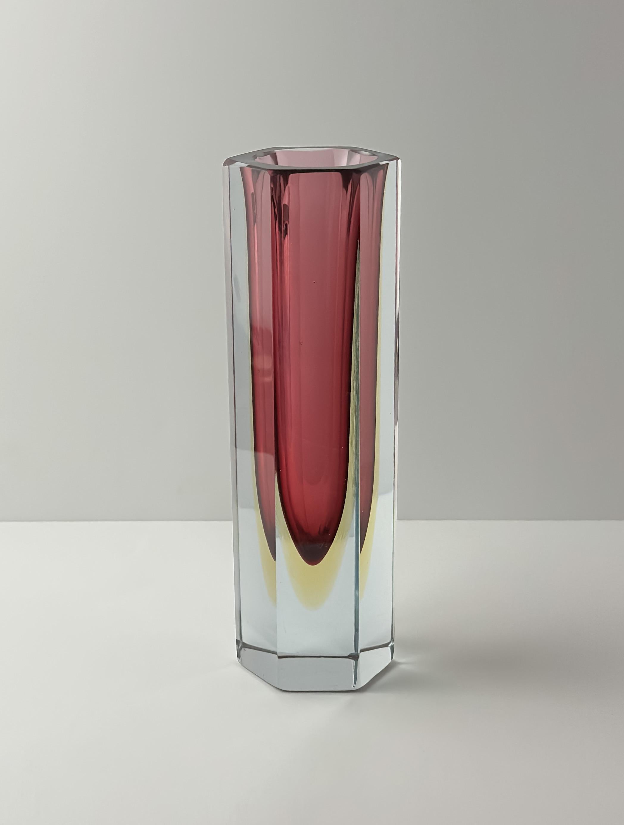 Murano Glass Sommerso Vase mit Facetten, Mandruzzato um 1960 im Zustand „Gut“ im Angebot in Glasgow, GB