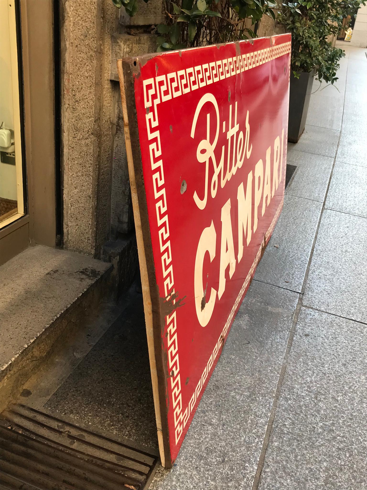 Italienisches Bitter Campari-Schild aus roter Emaille und Metall, Vintage, 1960er Jahre 3