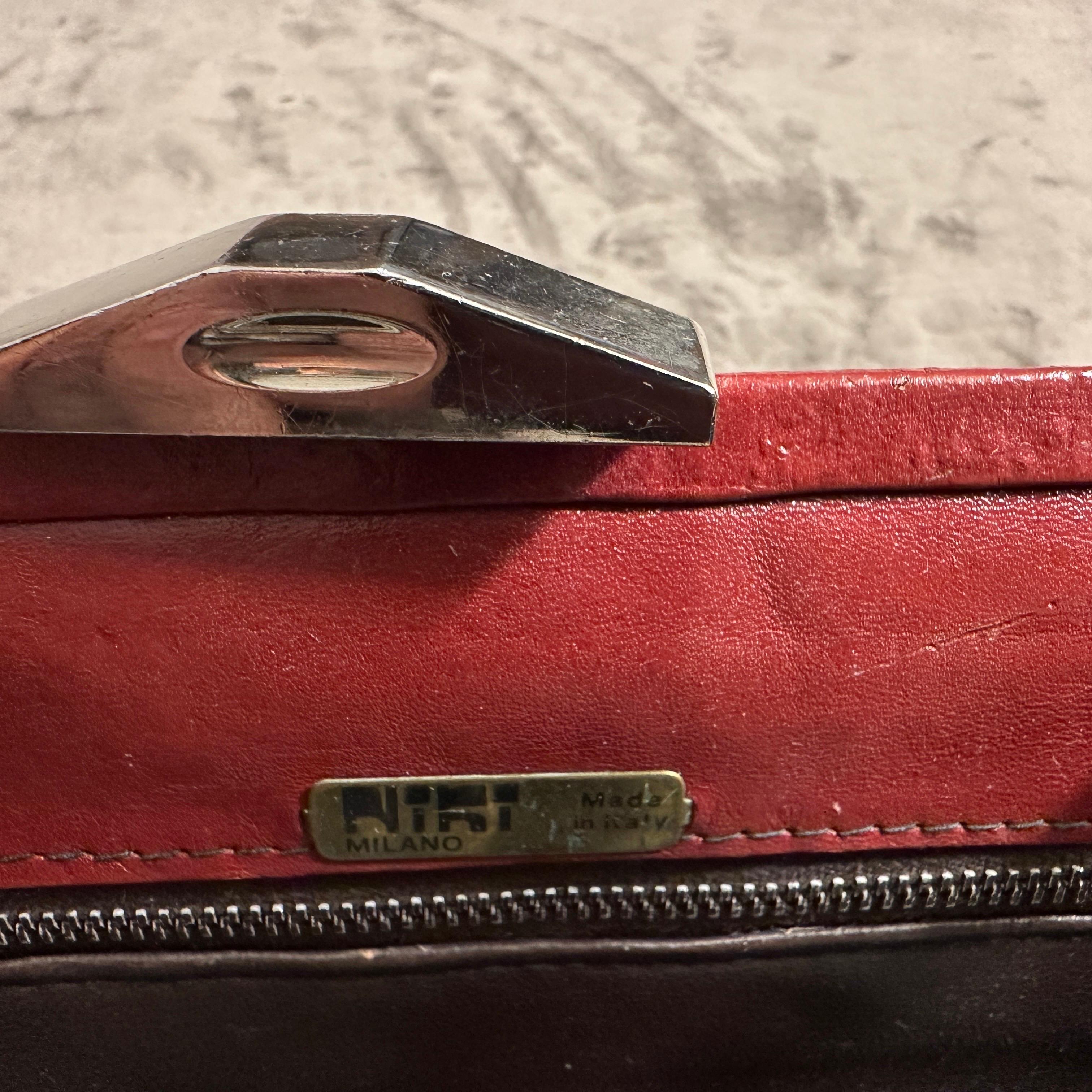 1960s Red Leather and Brass Shoulder-Bag by Niki Milano In Excellent Condition For Sale In Aci Castello, IT