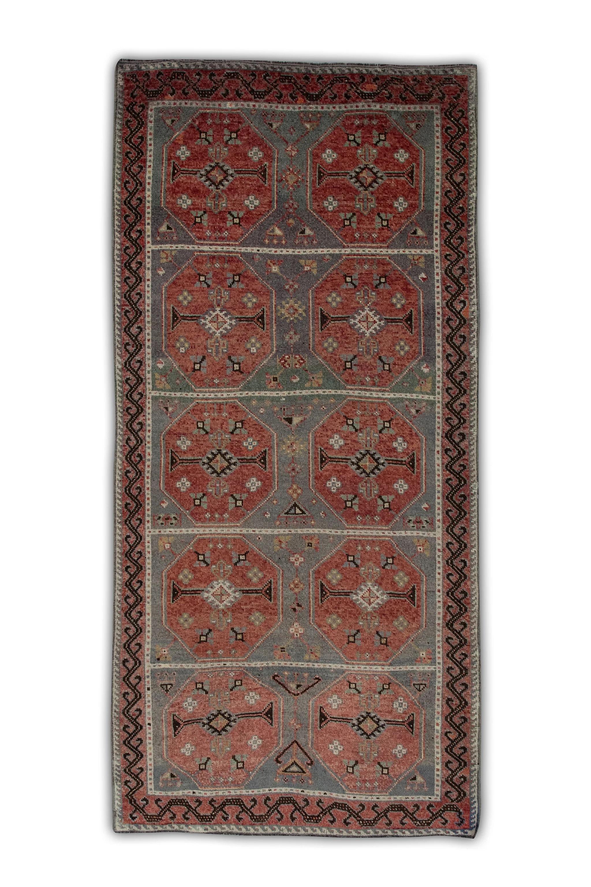 Alfombra turca vintage roja multicolor de los años 60 4'1