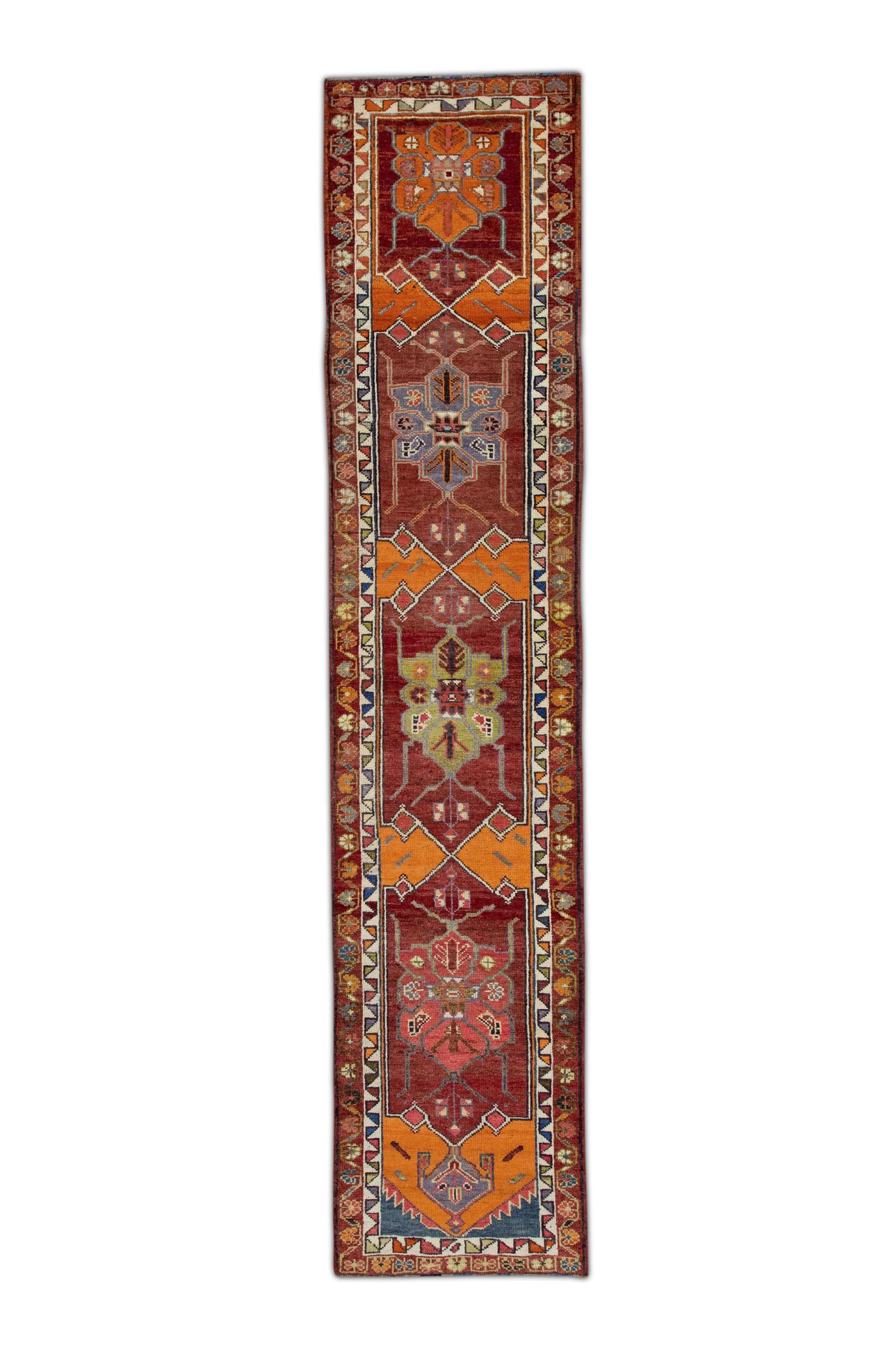 Tapis de couloir turc vintage multicolore rouge des années 1960, 2'11" x 13'7"