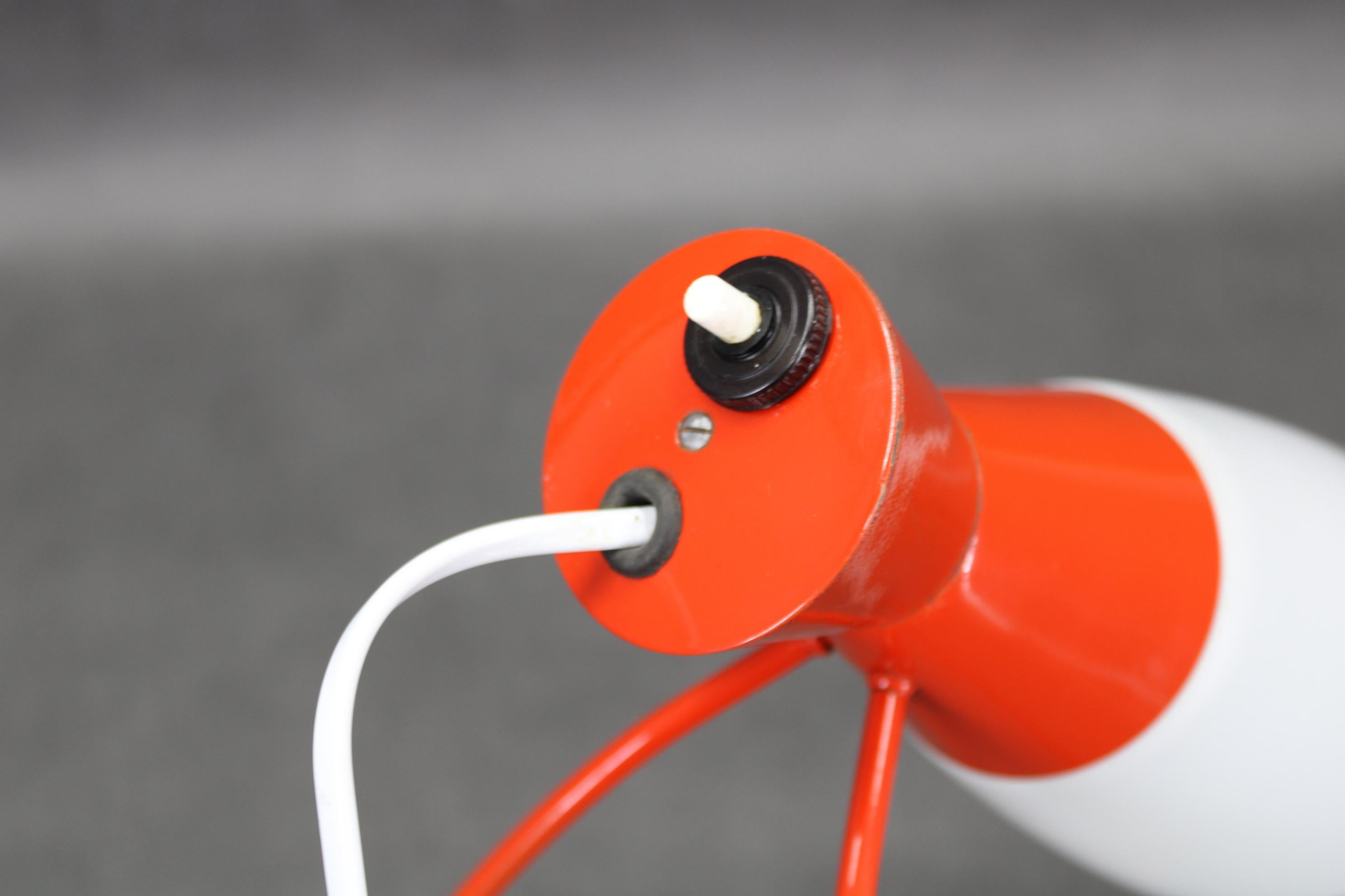 1960er Rote Tischlampe von Josef Hurka für Napako, Tschechoslowakei im Angebot 2