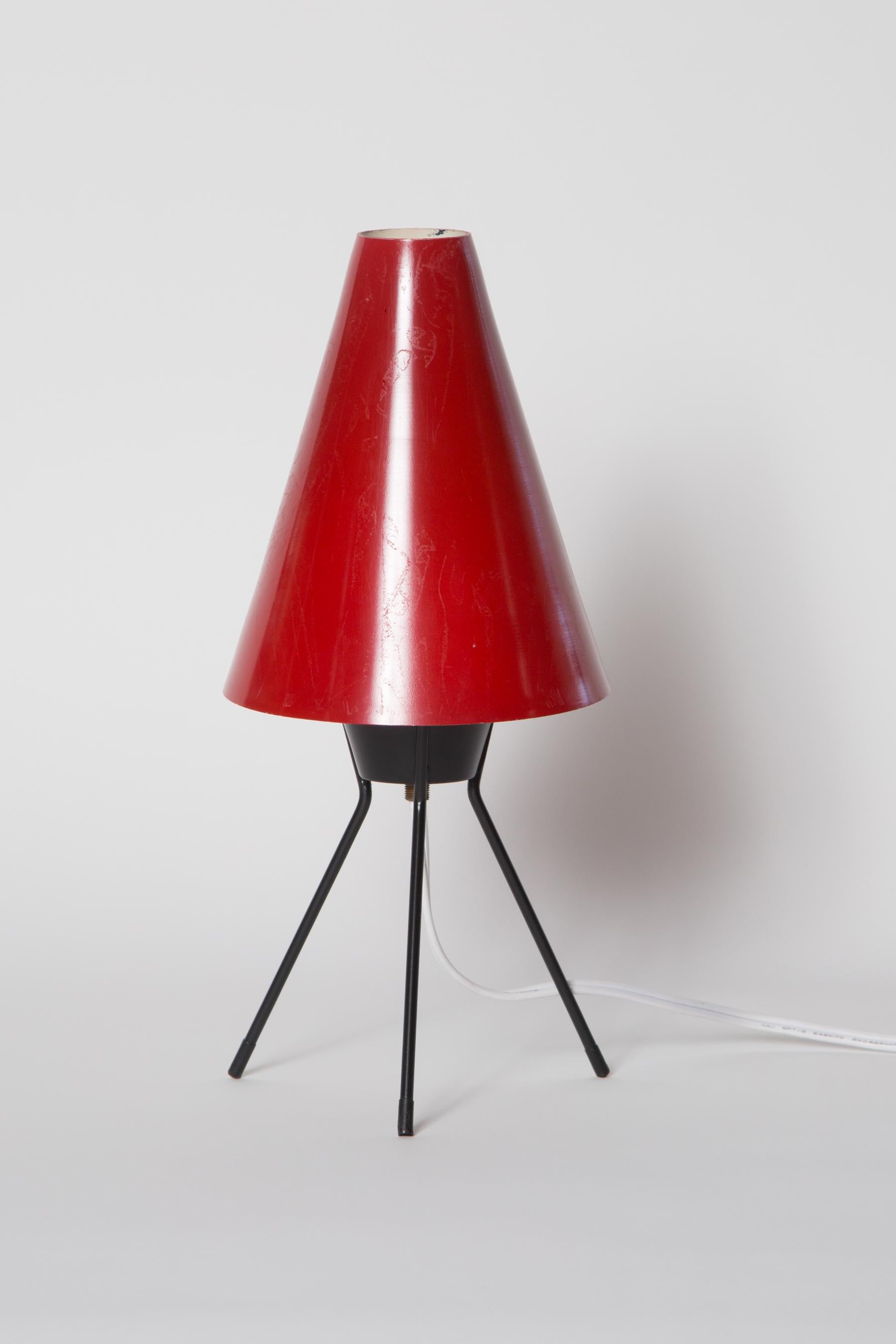 1960s Red 'Vice Versa' Tripod Table Lamp Attributed to Stilux Milano For Sale 2