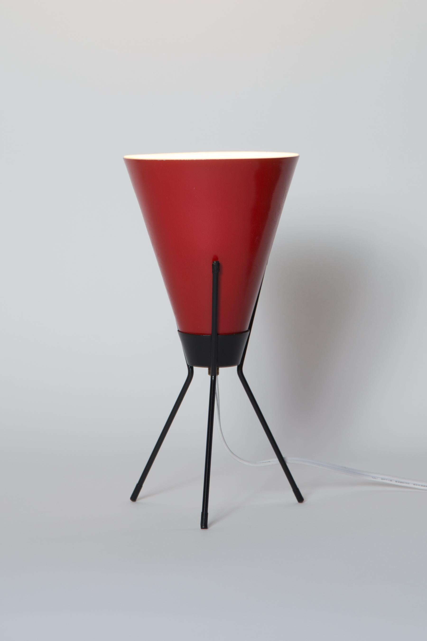 1960s Red 'Vice Versa' Tripod Table Lamp Attributed to Stilux Milano For Sale 5