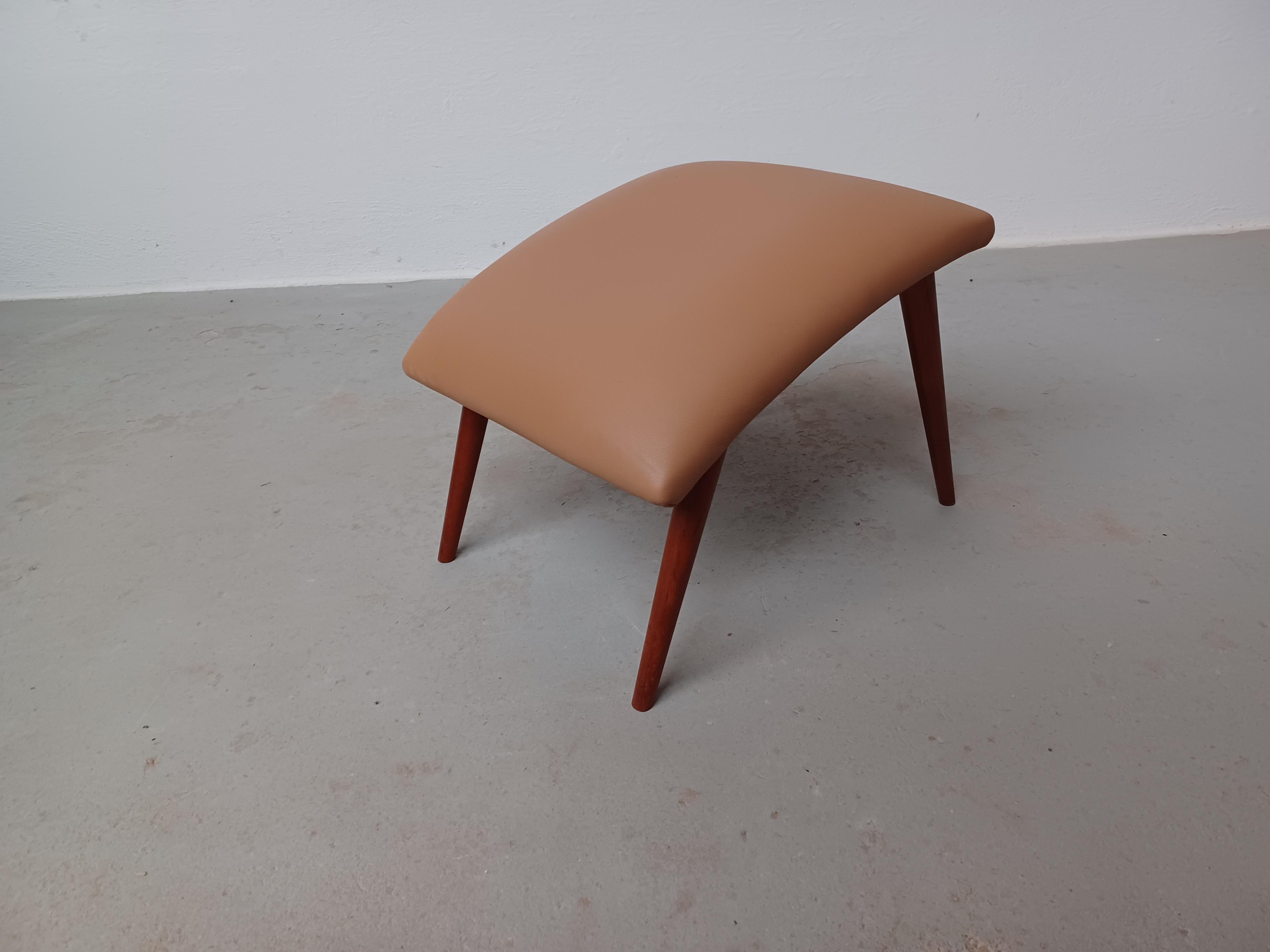 1960's Restored and Refinished Danish Footstool with Leather Upholtery For Sale 4