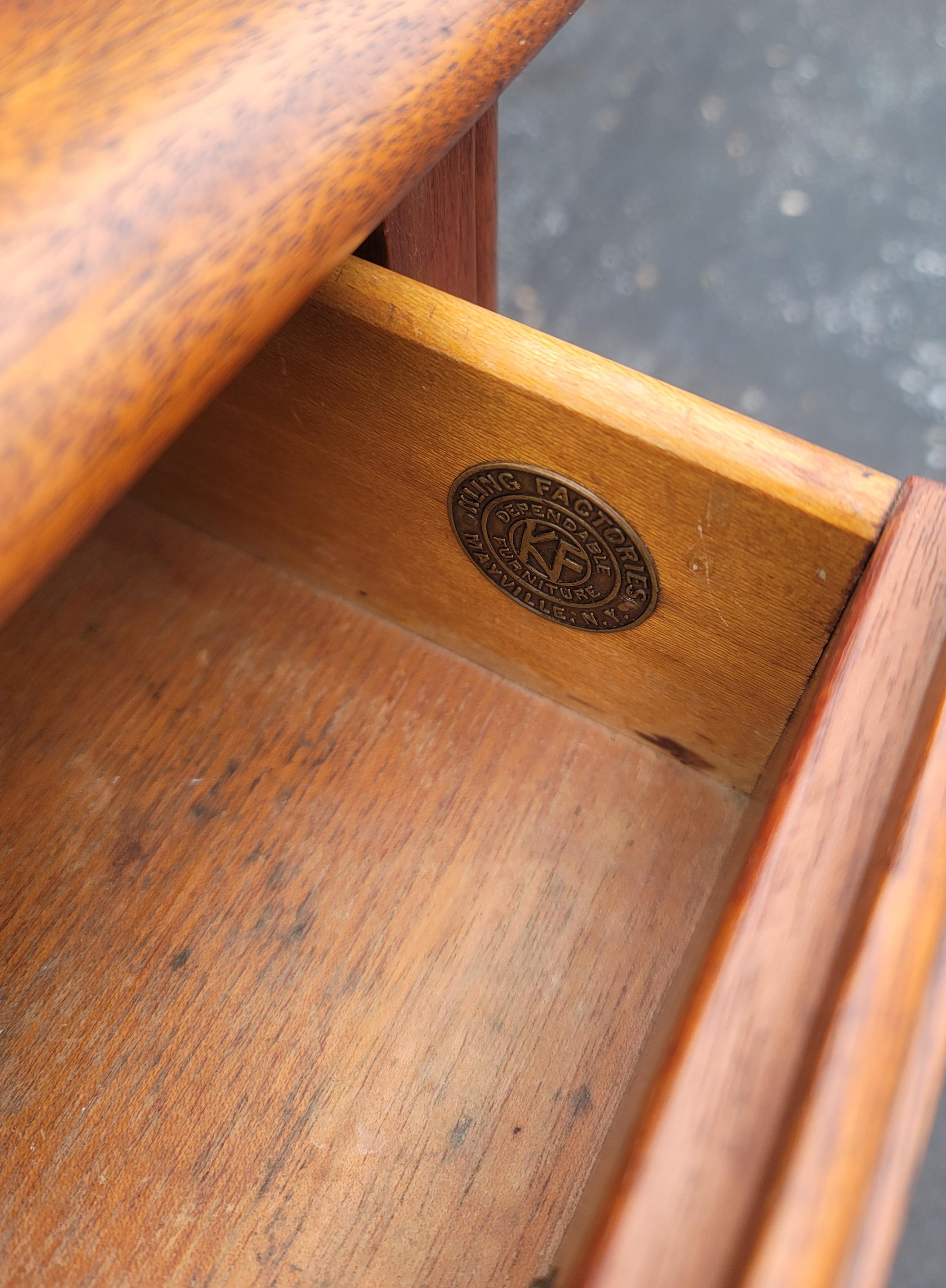 1960s Refinished Kling Factories Two Tier Solid Mahogany Side Table In Good Condition For Sale In Germantown, MD
