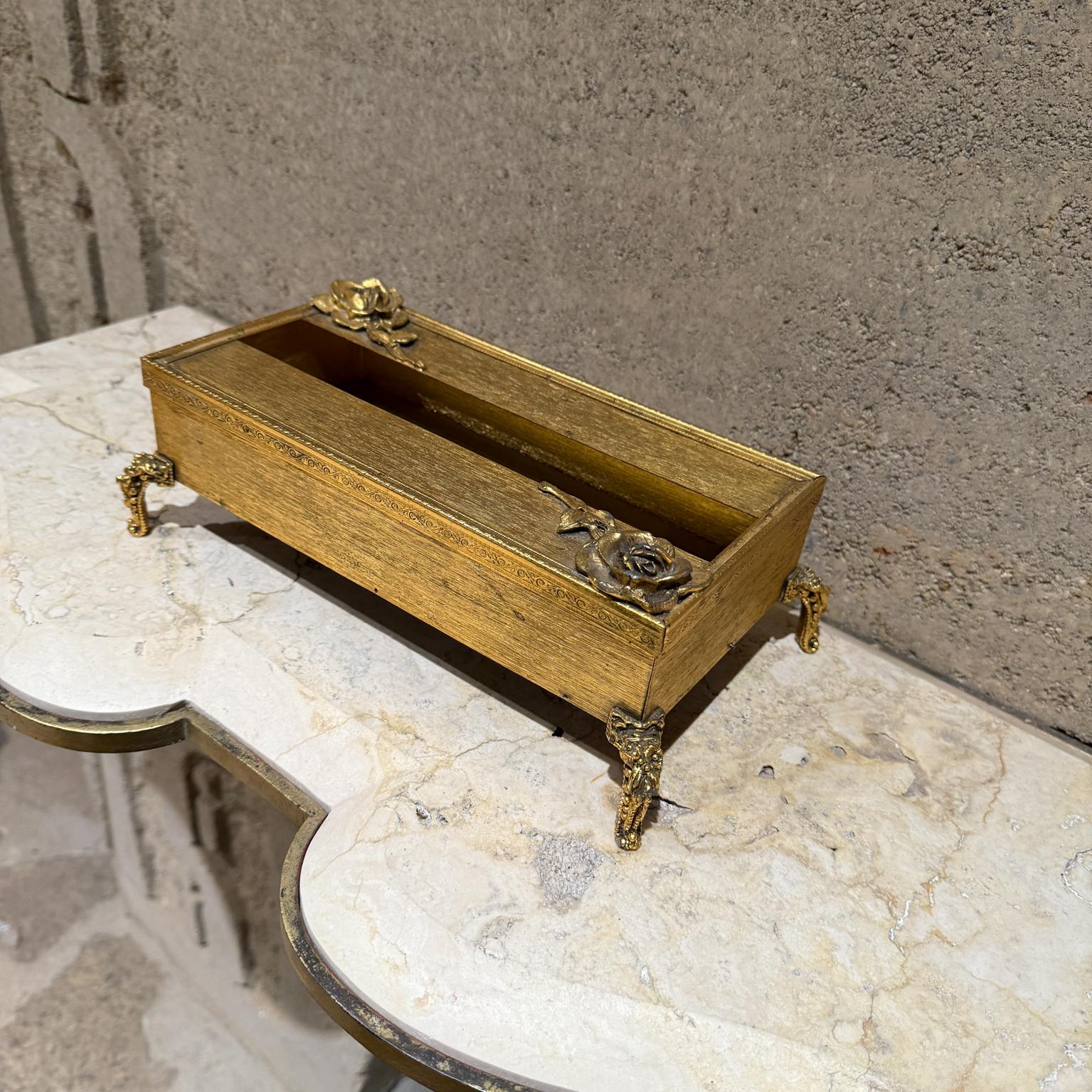 Ottone Portafazzoletti in ottone per vanità in oro del 1960 in vendita