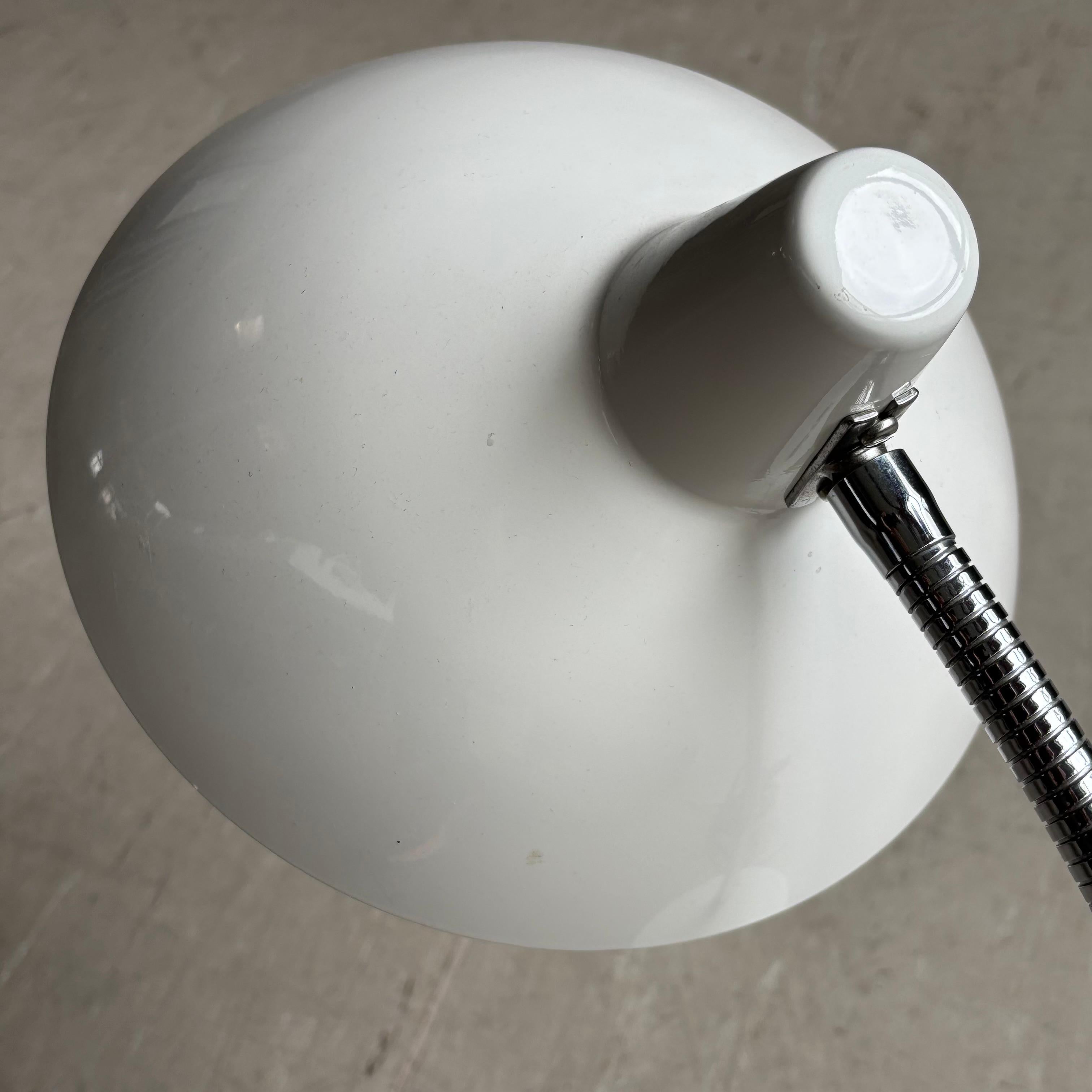 Lampada da tavolo Regent degli anni '60 (Svizzera) in vendita 4