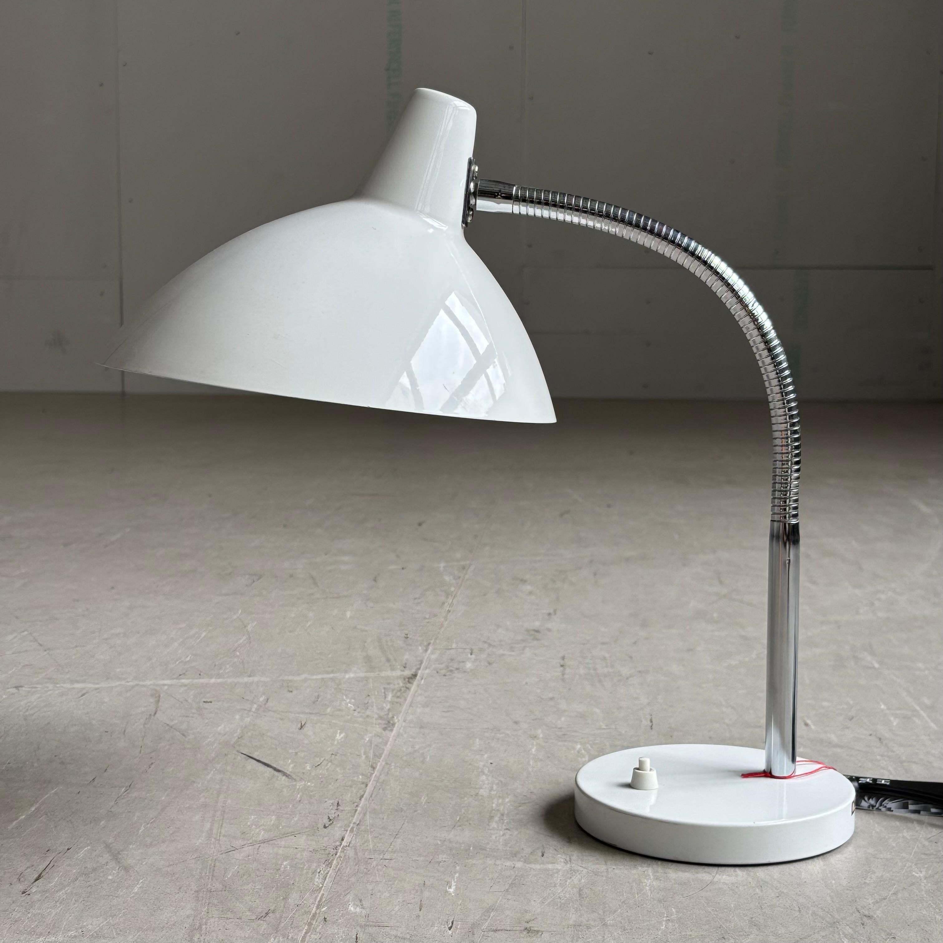 Lampada da tavolo Regent degli anni '60 (Svizzera) in vendita 8