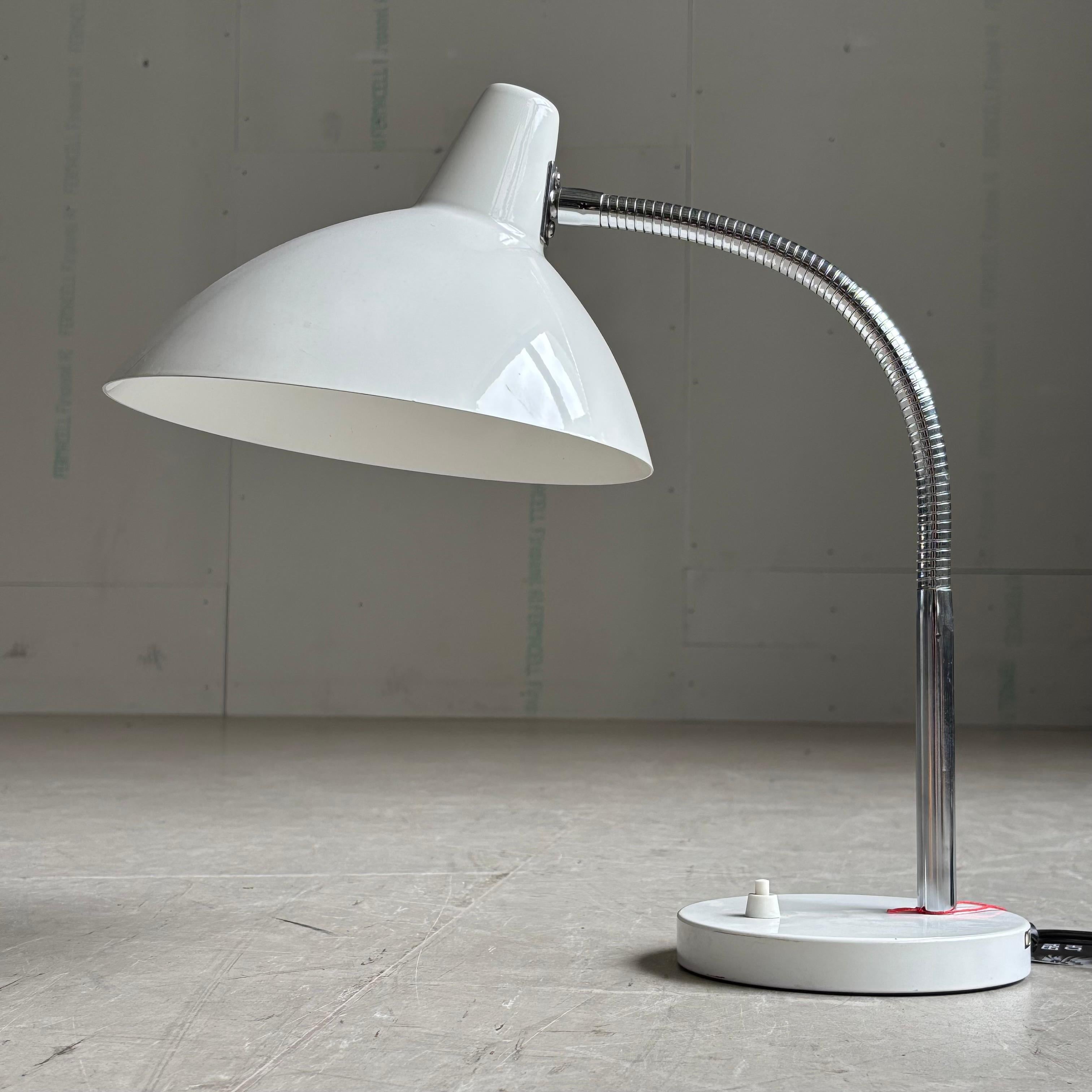Lampada da tavolo Regent degli anni '60 (Svizzera) in vendita 9