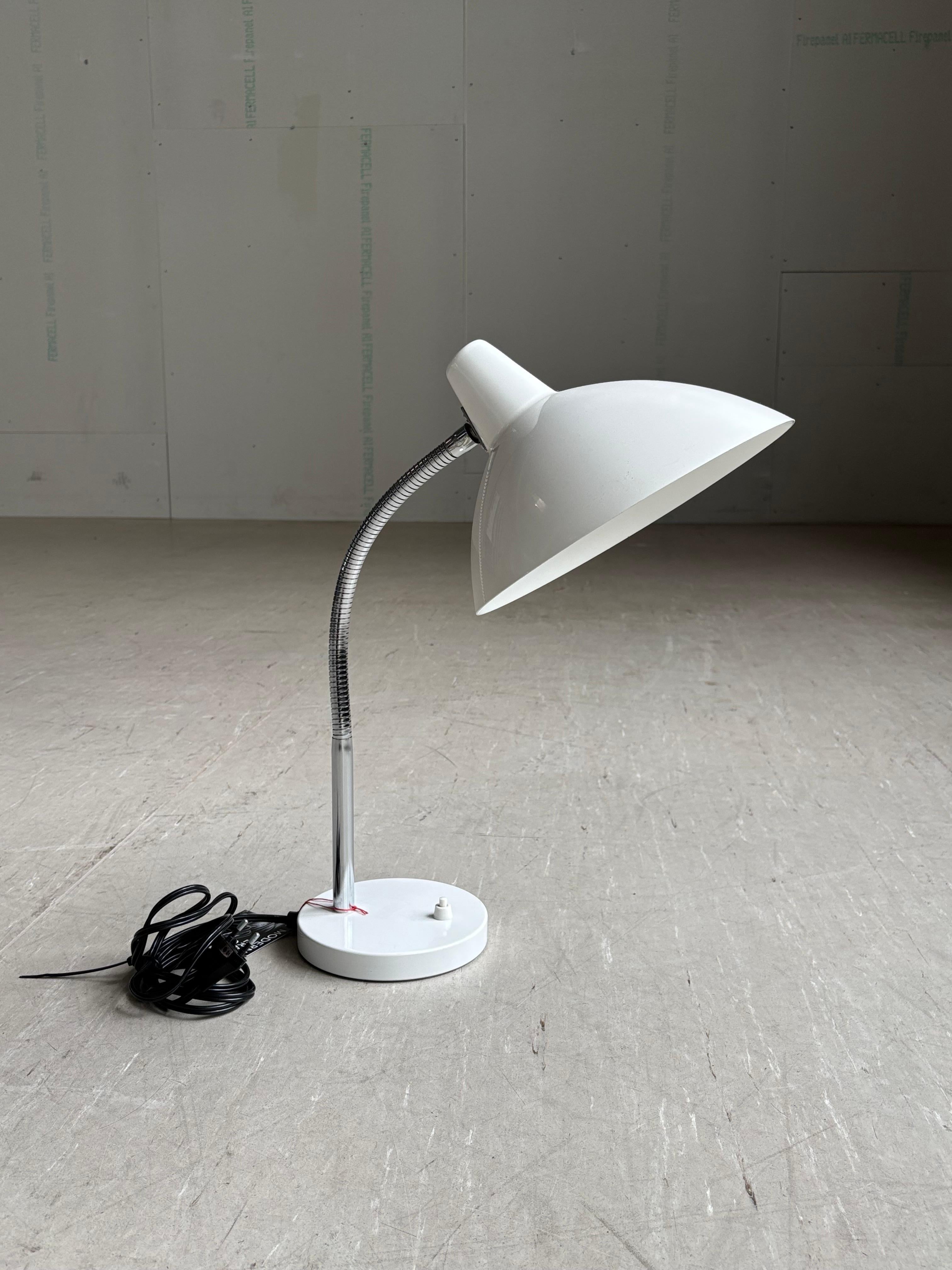 Mid-Century moderno Lampada da tavolo Regent degli anni '60 (Svizzera) in vendita