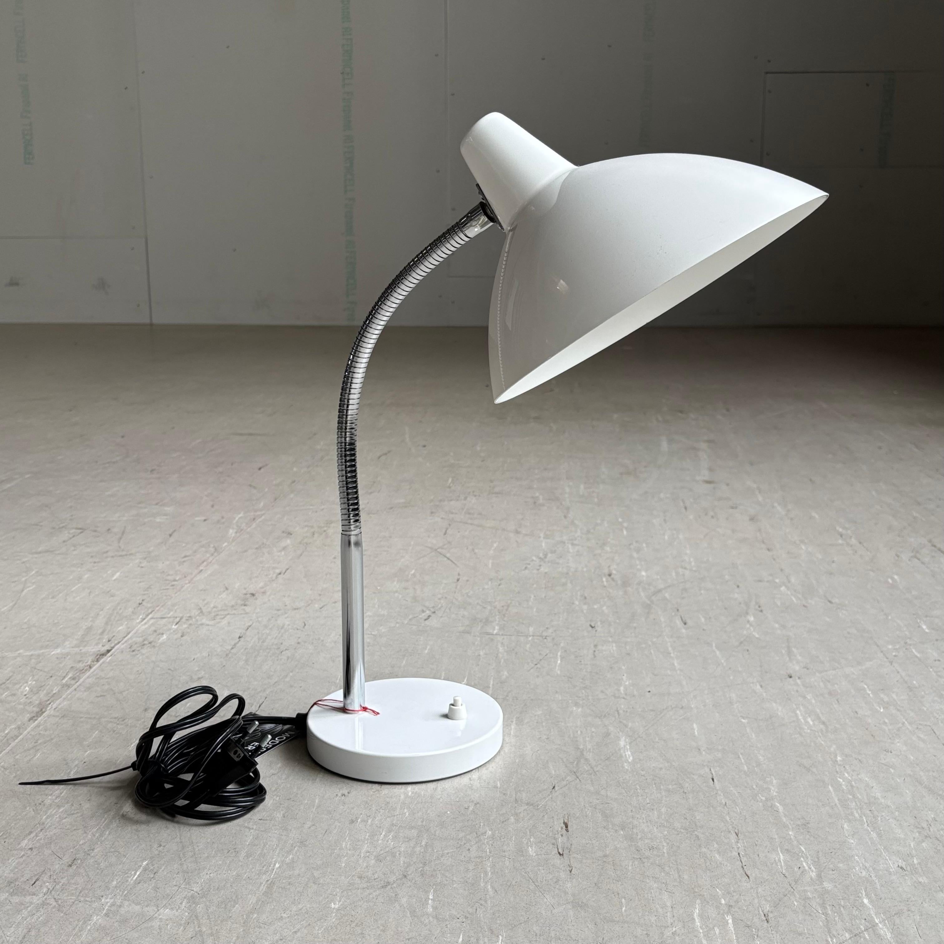 Svizzero Lampada da tavolo Regent degli anni '60 (Svizzera) in vendita