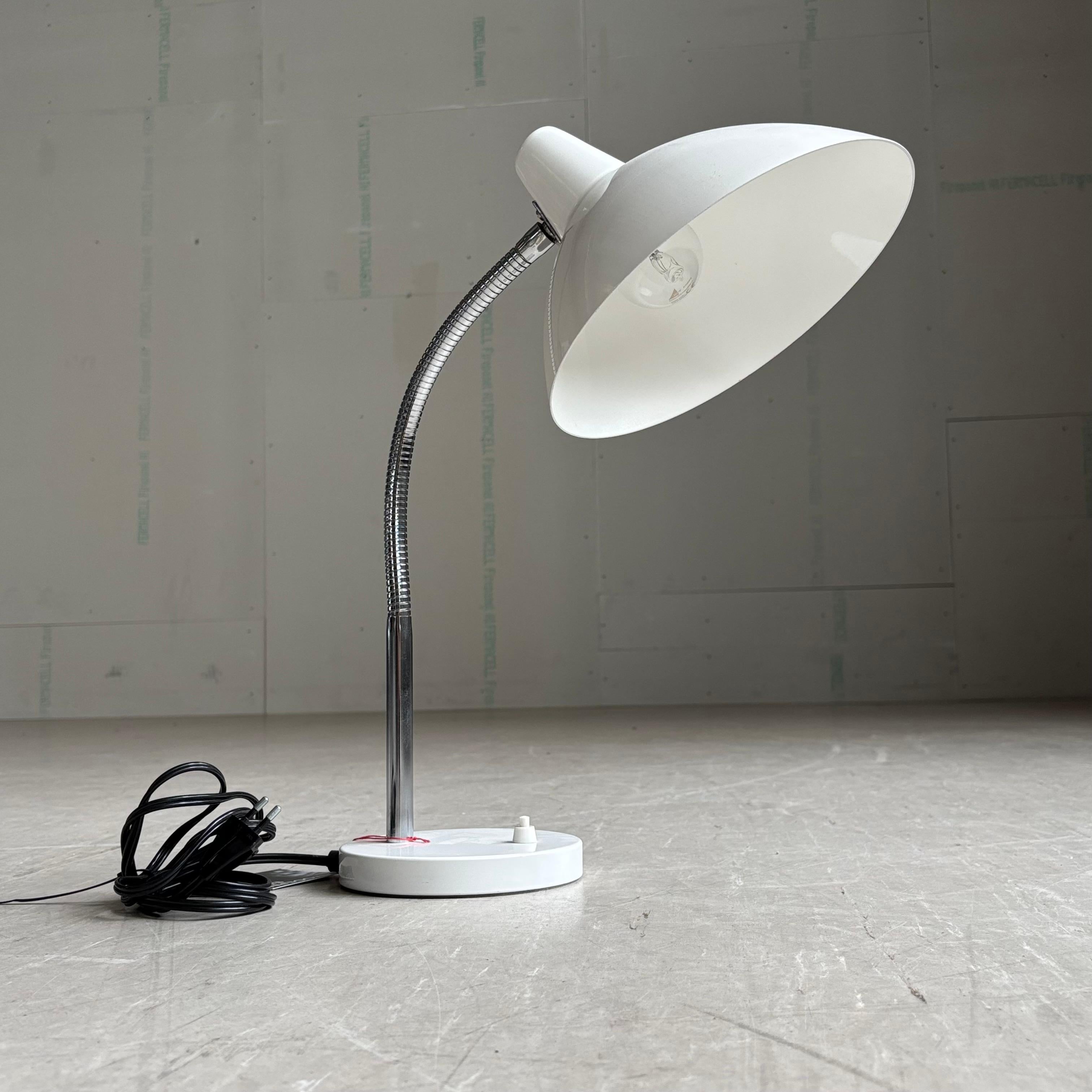 Metà XX secolo Lampada da tavolo Regent degli anni '60 (Svizzera) in vendita