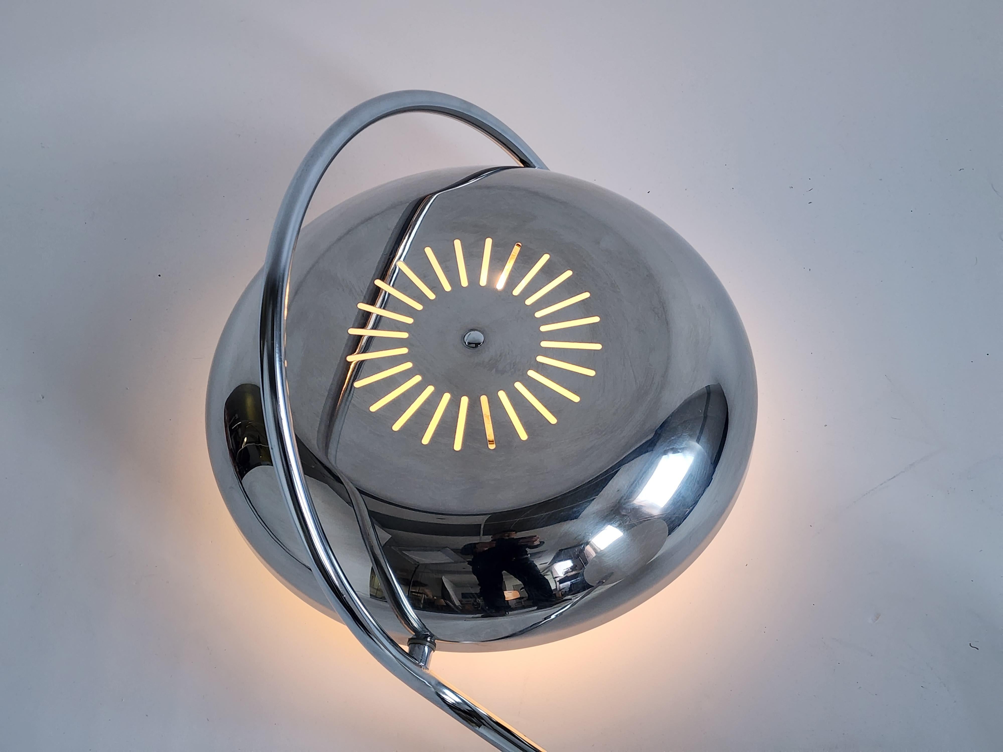 Reggiani Grande lampe de bureau à abat-jour pivotant à 360 degrés des années 1960, Italie en vente 8