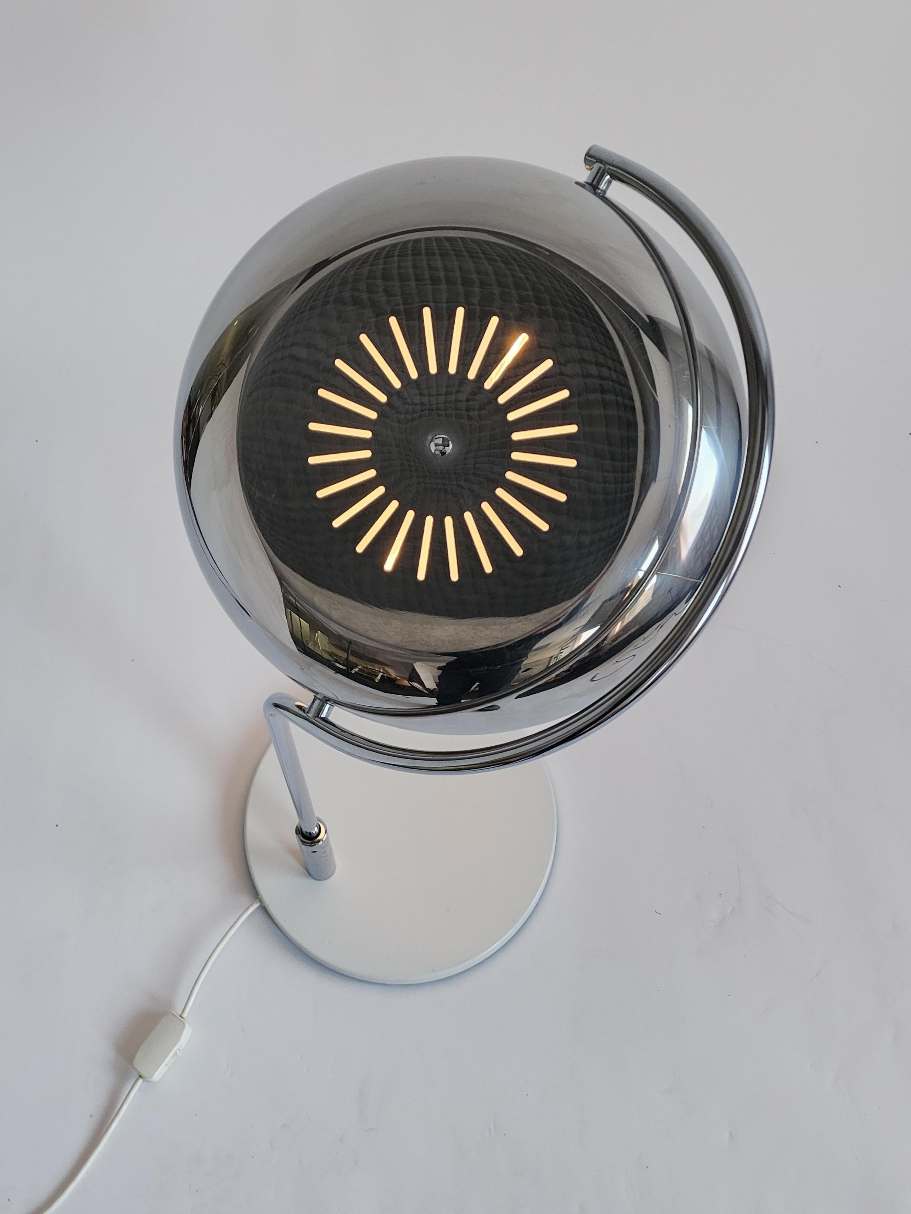 1960er Reggiani Massive 360-Grad-Tischlampe mit Flipping-Schirm , Italien (Emailliert) im Angebot