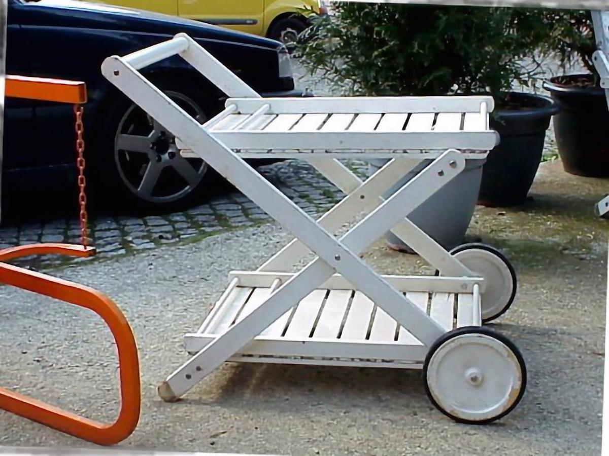 Italian 1960s Reguitti Brescia Italy Production Bar Cart in Wood For Sale