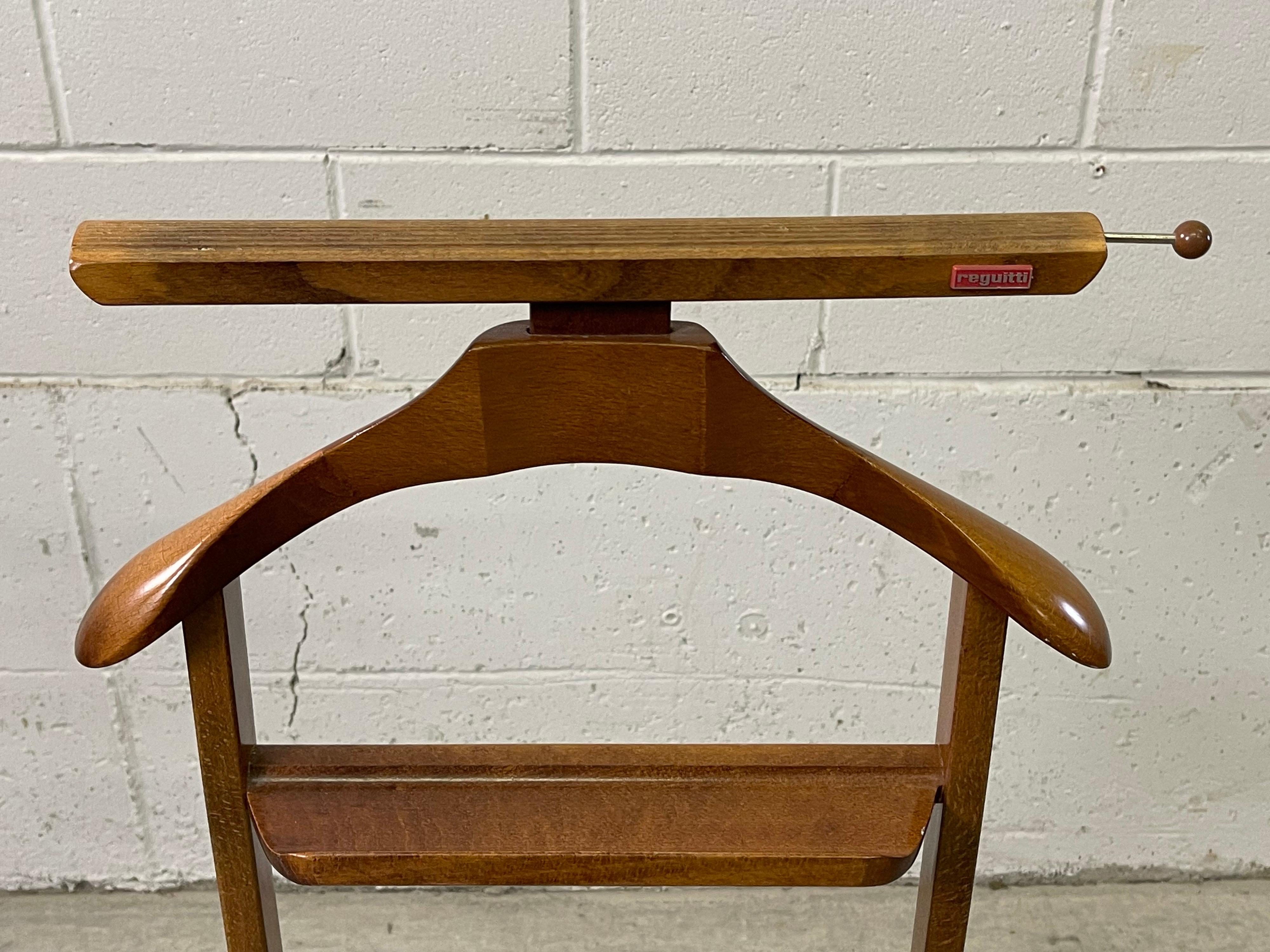 Mid-Century Modern 1960s Reguitti Italian Maple Wood Valet