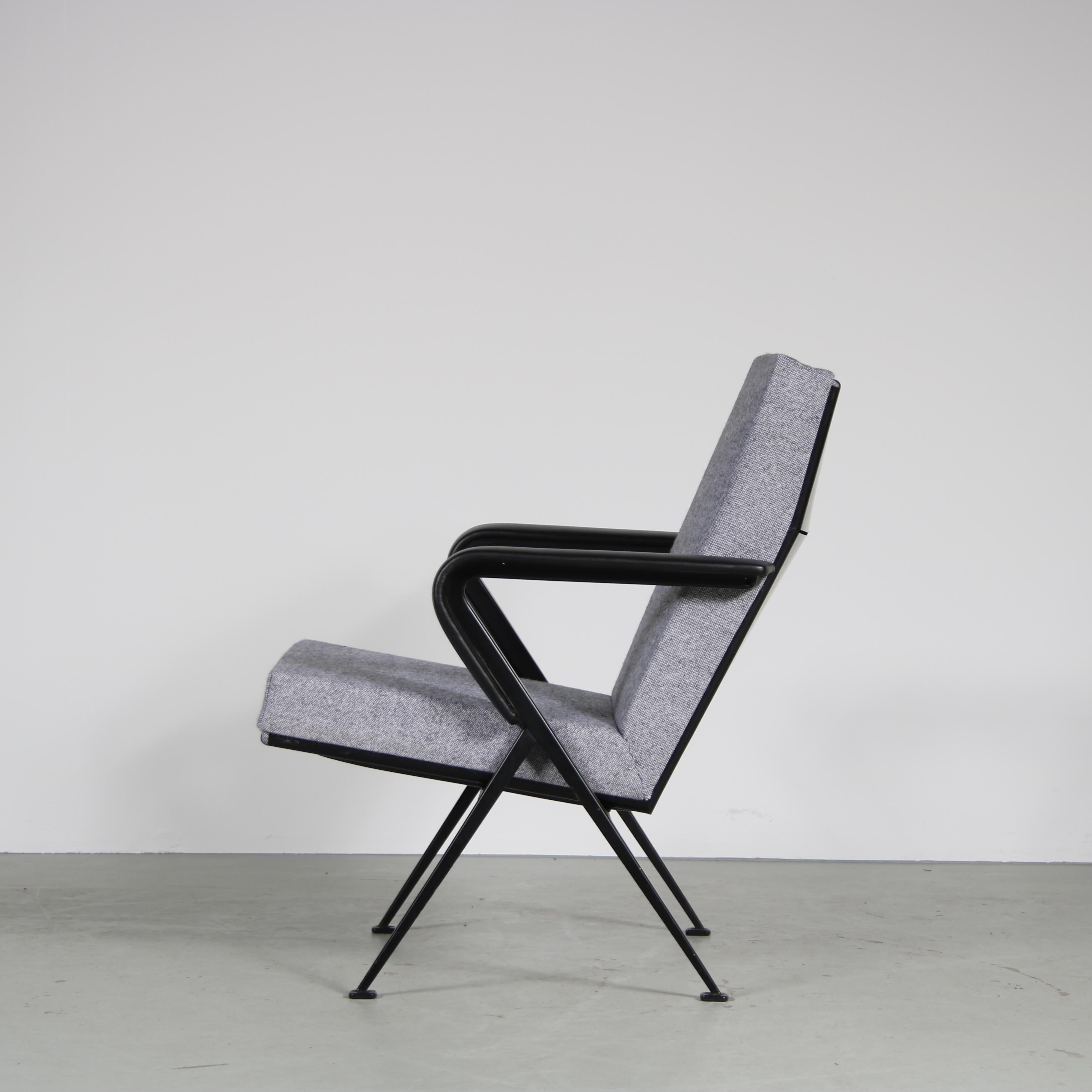1960s “Repose” Chairs by Friso Kramer for Ahrend de Cirkel, Netherlands In Good Condition For Sale In Amsterdam, NL
