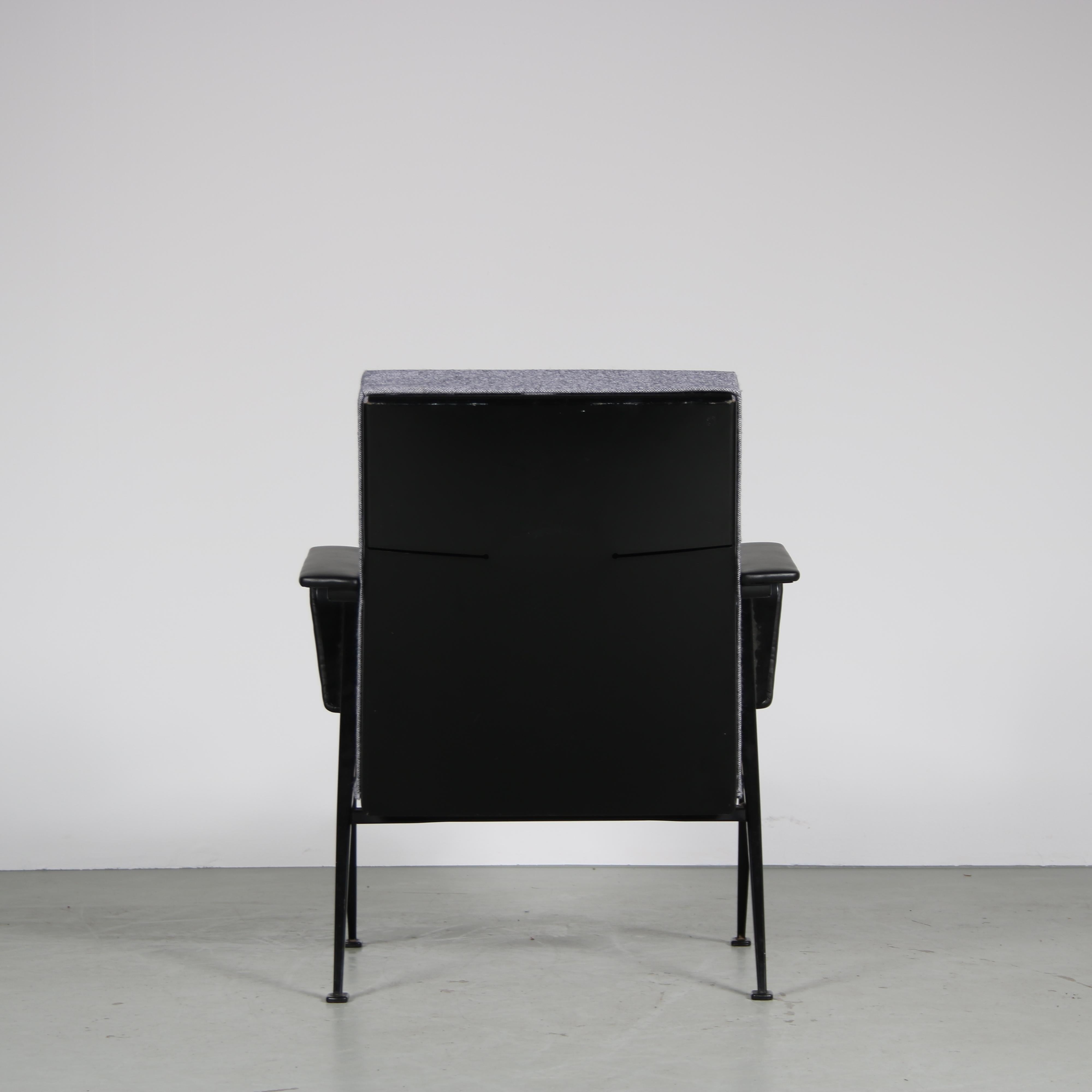Repose-Stühle aus den 1960er Jahren von Friso Kramer für Ahrend de Cirkel, Niederlande (Metall) im Angebot