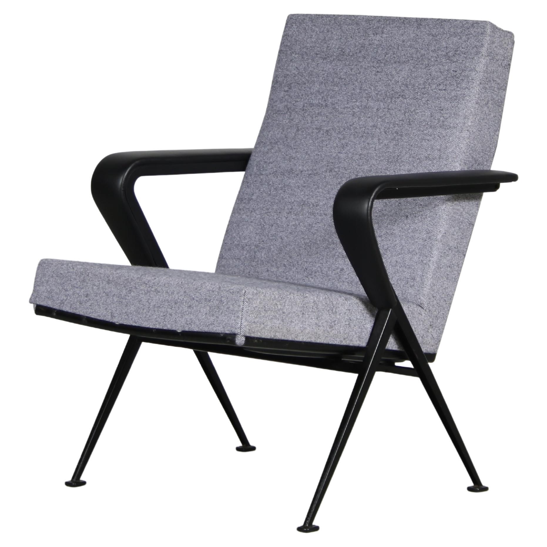 1960s “Repose” Chairs by Friso Kramer for Ahrend de Cirkel, Netherlands For Sale