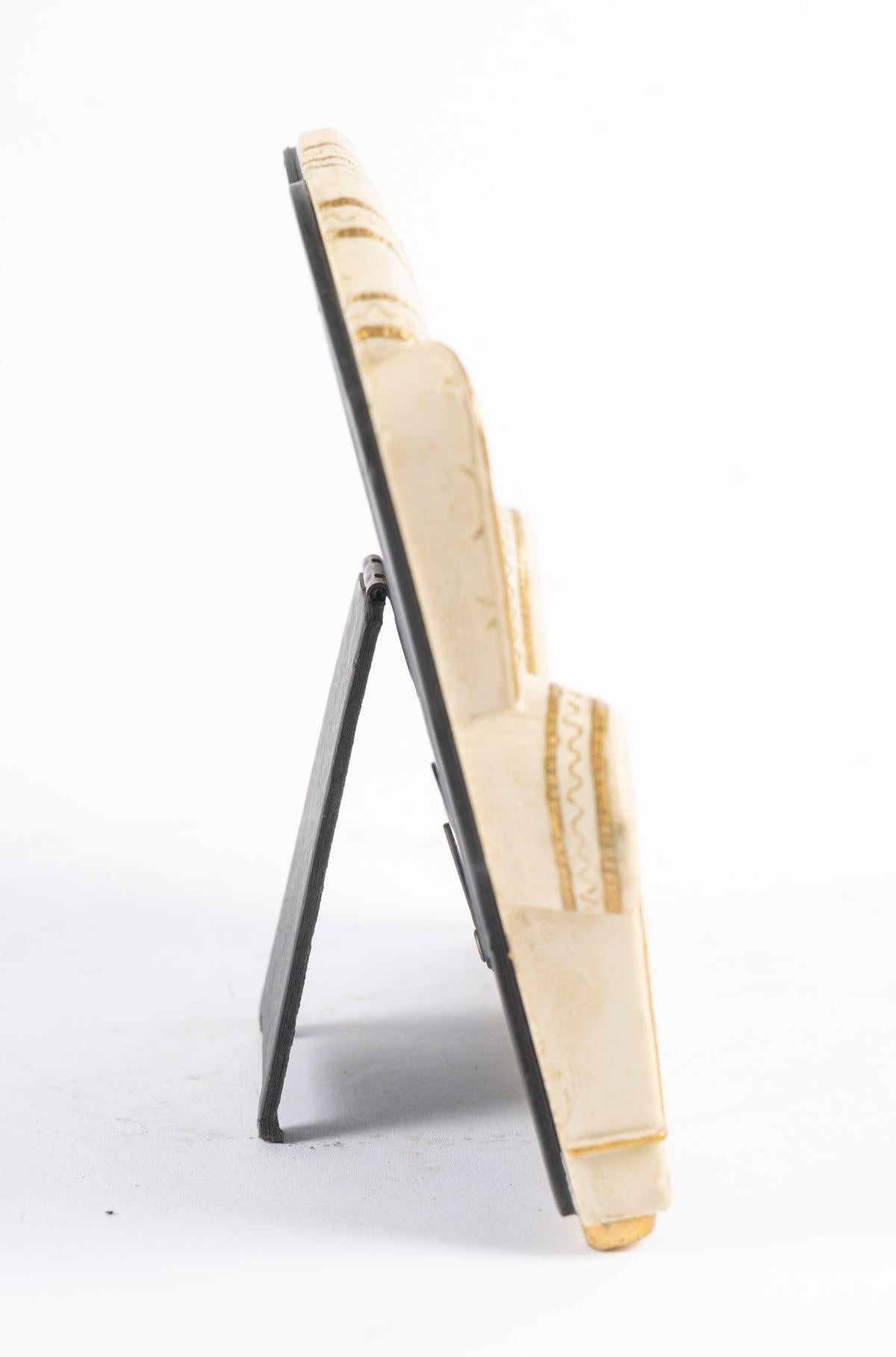 1960s Resin Photo Frame for Two Photos. In Good Condition For Sale In Saint-Ouen, FR