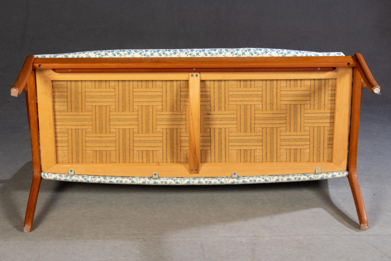 1960s Restored Danish Ole Wanscher Sofa by Cado In Good Condition For Sale In Knebel, DK
