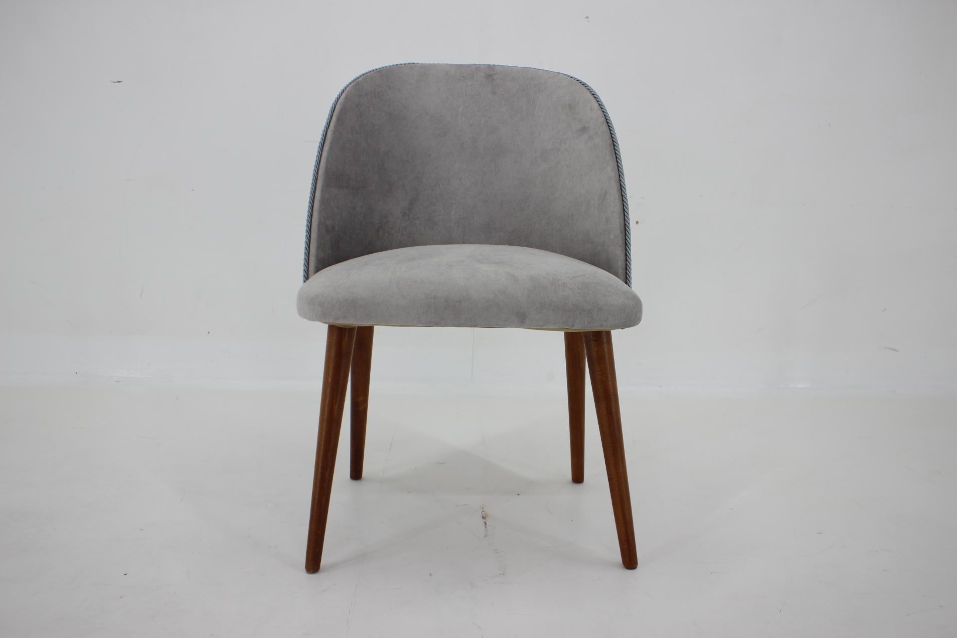 1960s Restored Side or Desk Lounge Chair, Czechoslovakia For Sale 4