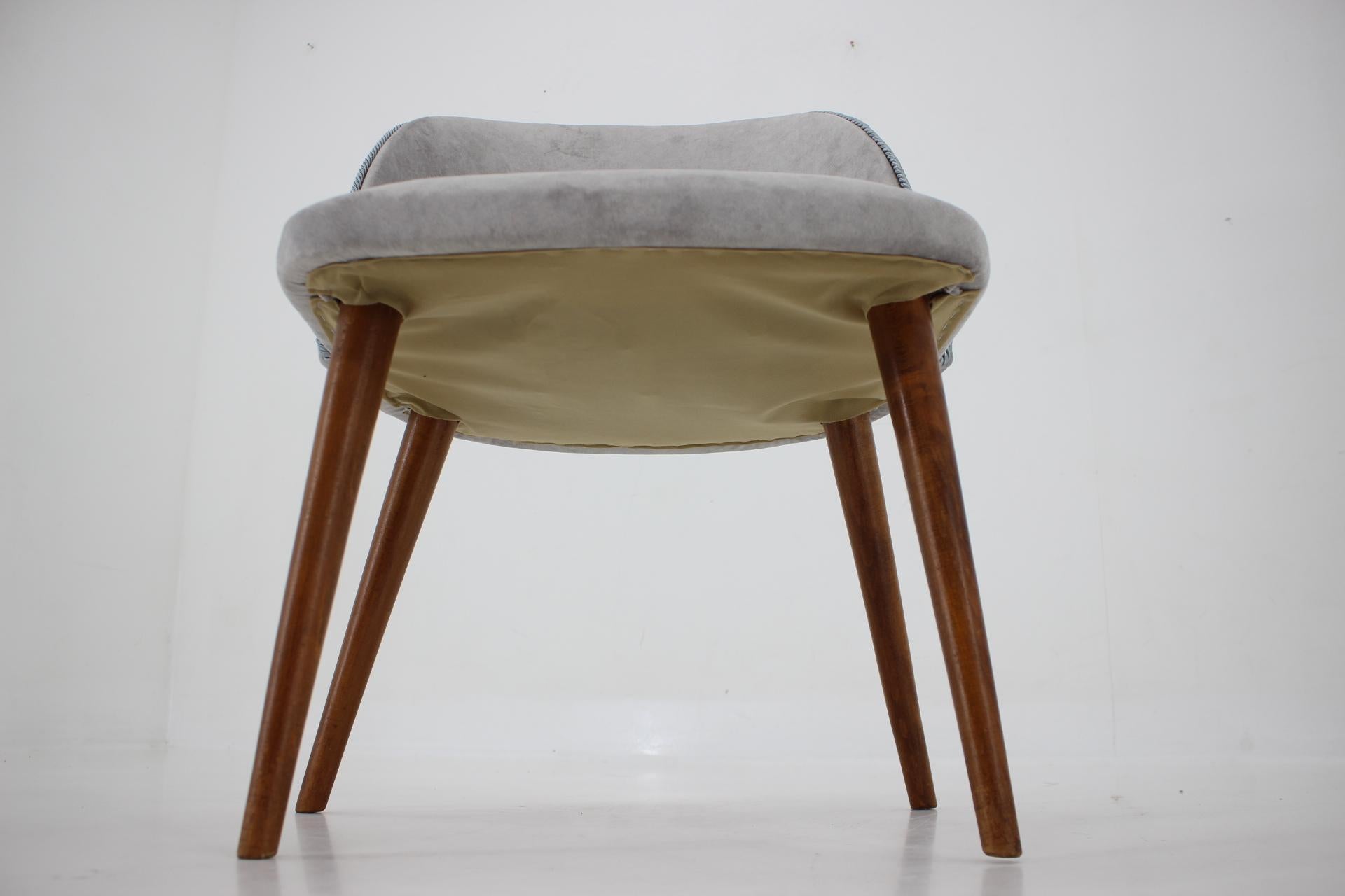 1960s Restored Side or Desk Lounge Chair, Czechoslovakia For Sale 2