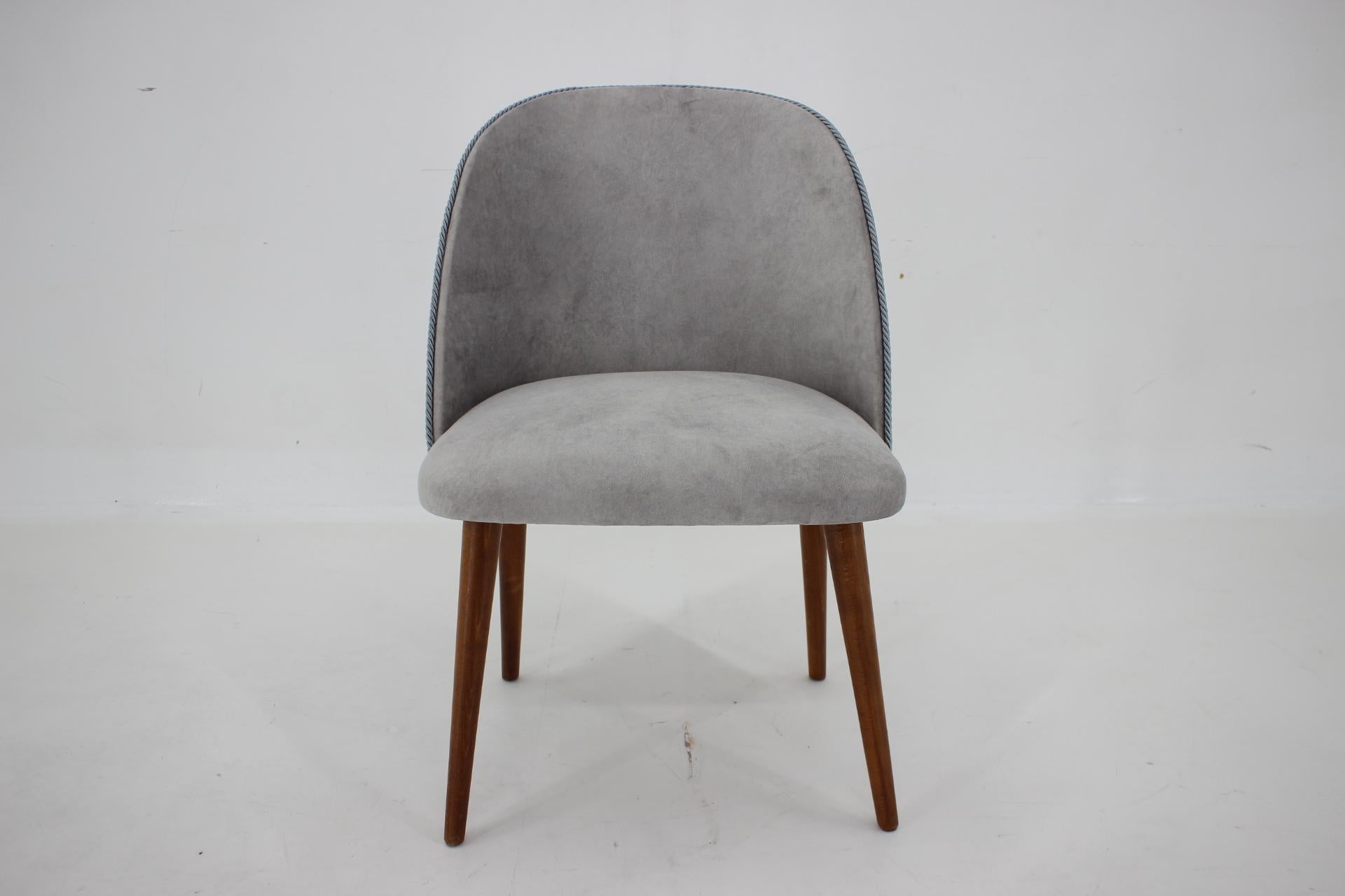 1960s Restored Side or Desk Lounge Chair, Czechoslovakia For Sale 3
