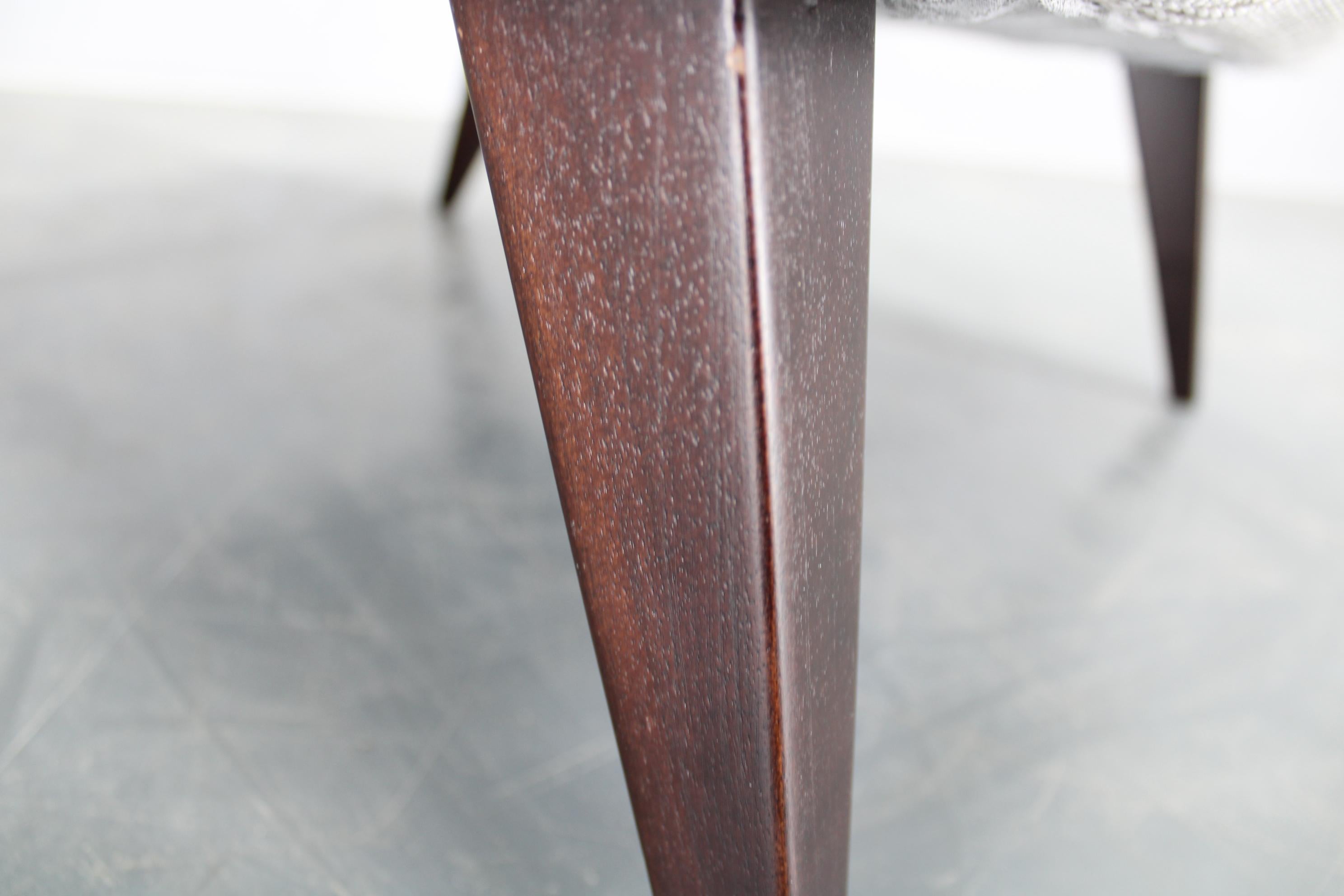 Sedia Wingback restaurata degli anni '60, Cecoslovacchia in vendita 10