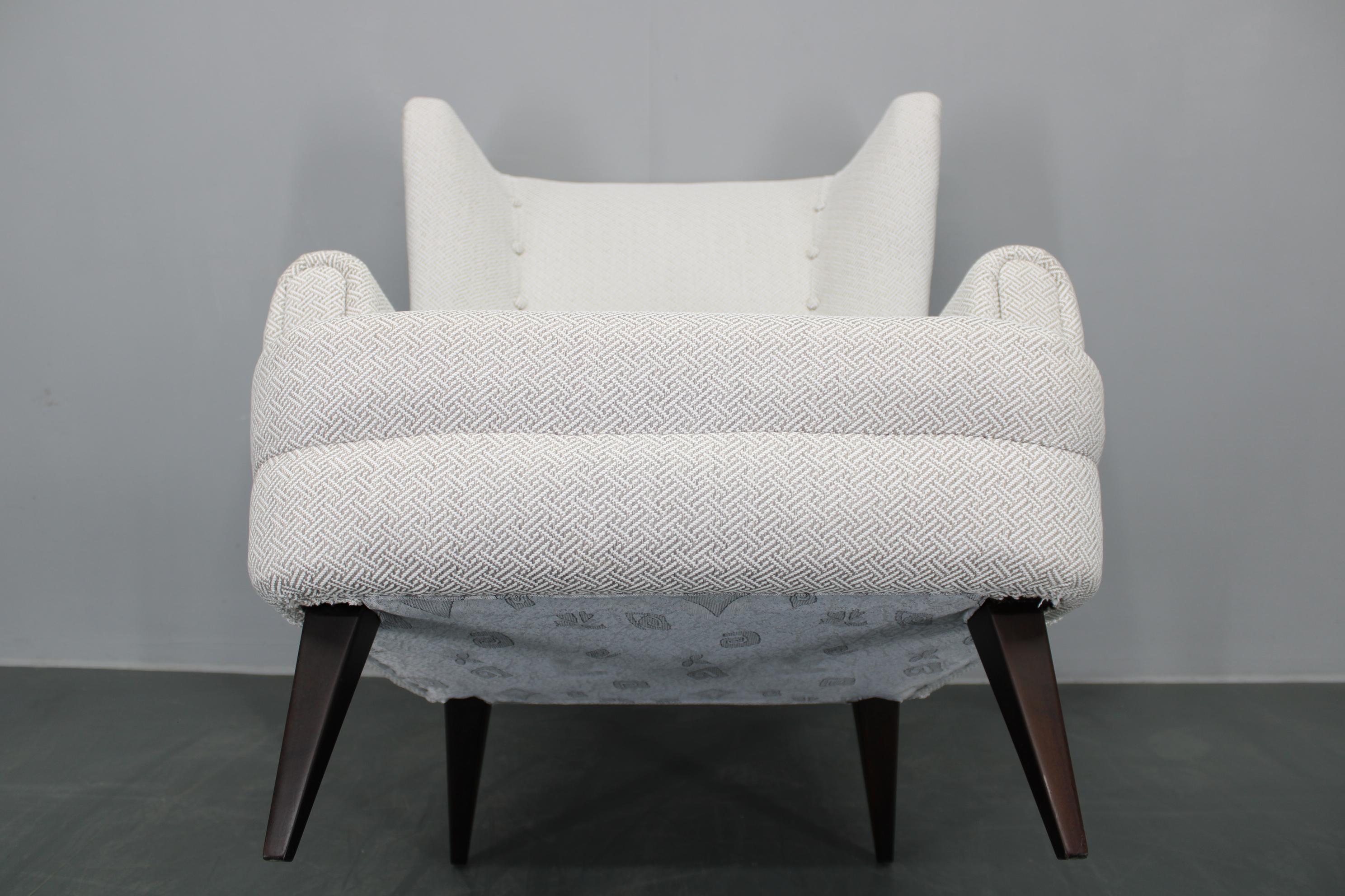 Sedia Wingback restaurata degli anni '60, Cecoslovacchia in vendita 1
