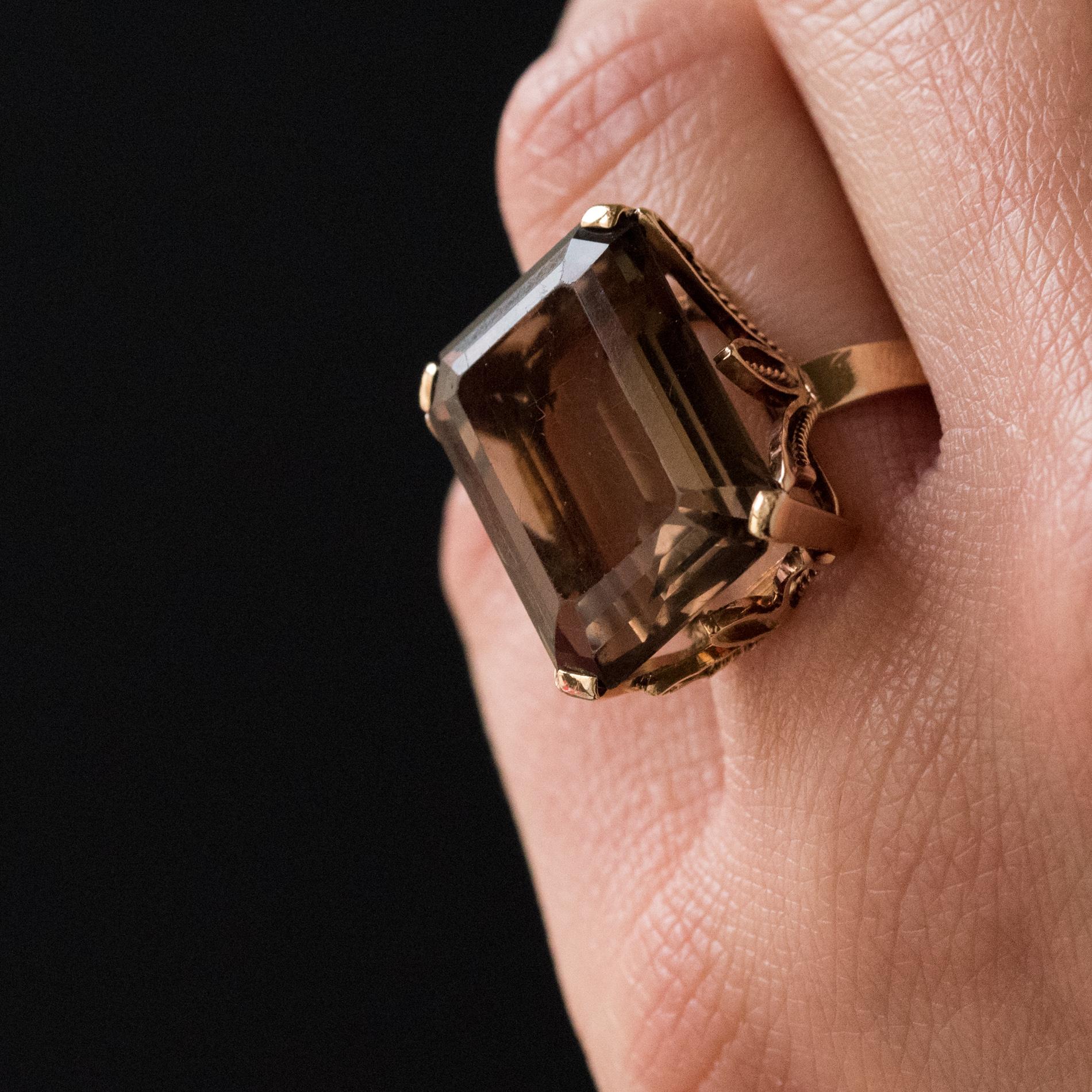 1960s Retro 14 Carat Smoky Quartz Yellow Gold Ring In Good Condition In Poitiers, FR