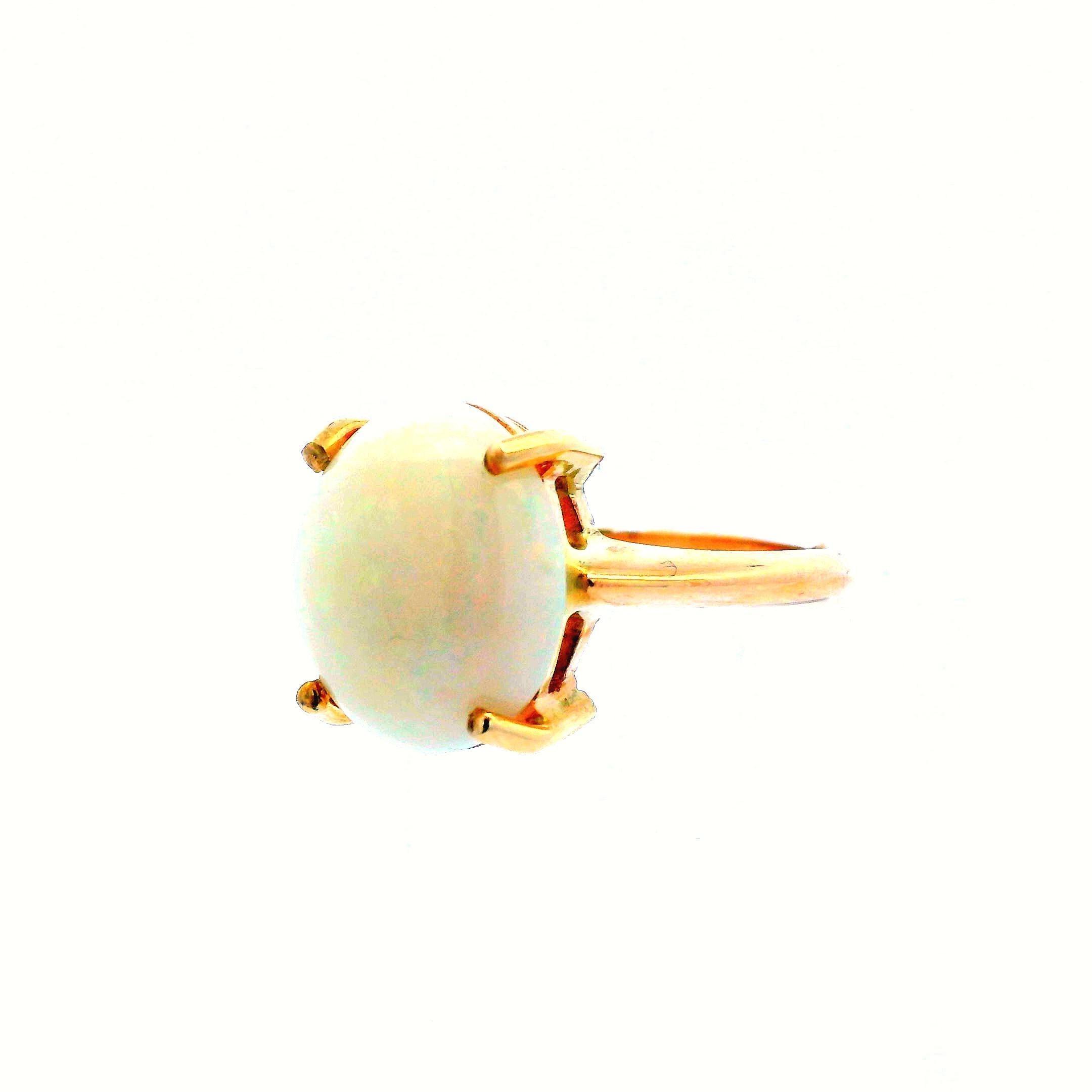 Contemporary 1960s Retro 14k Yellow Gold Opal Ring For Sale