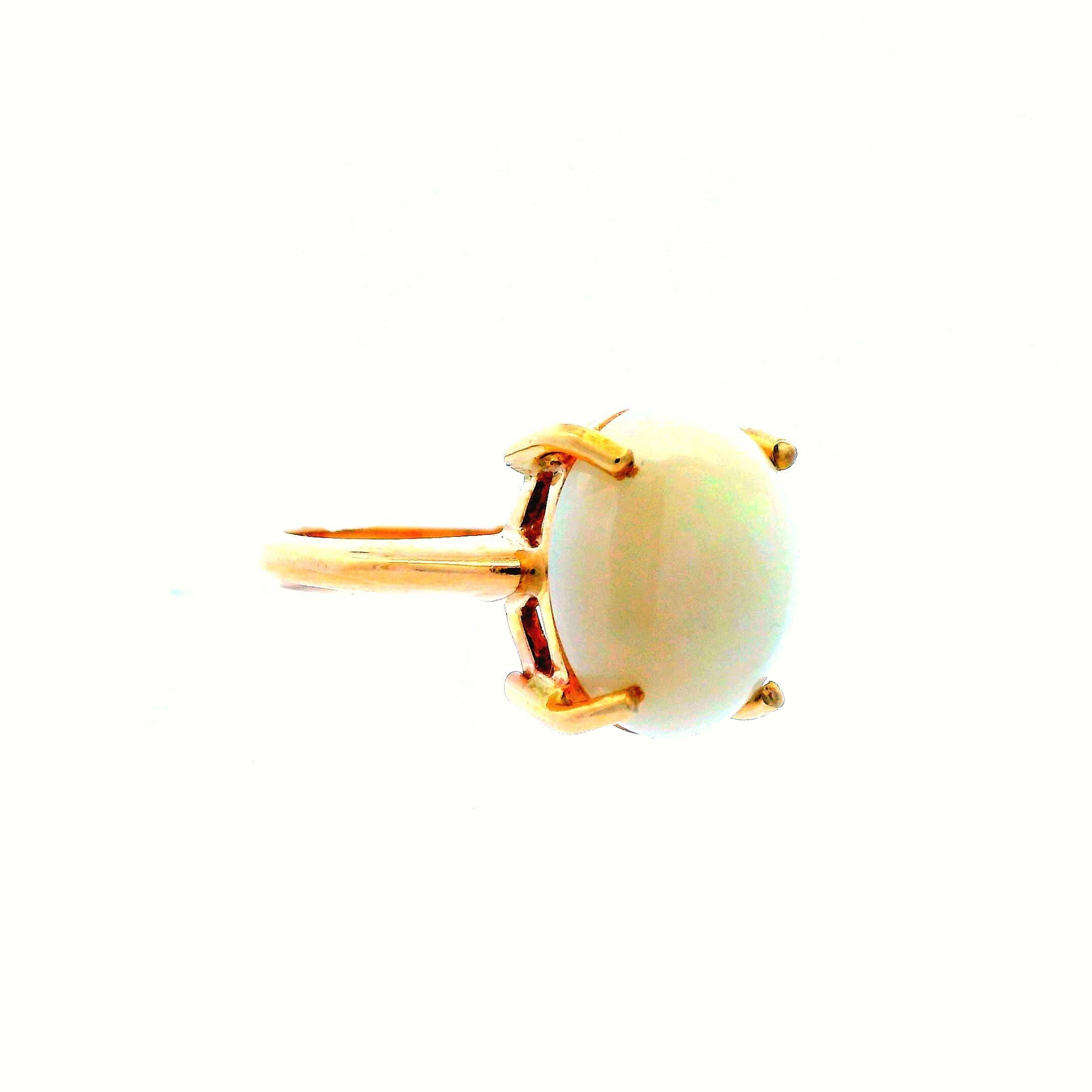 Women's or Men's 1960s Retro 14k Yellow Gold Opal Ring For Sale