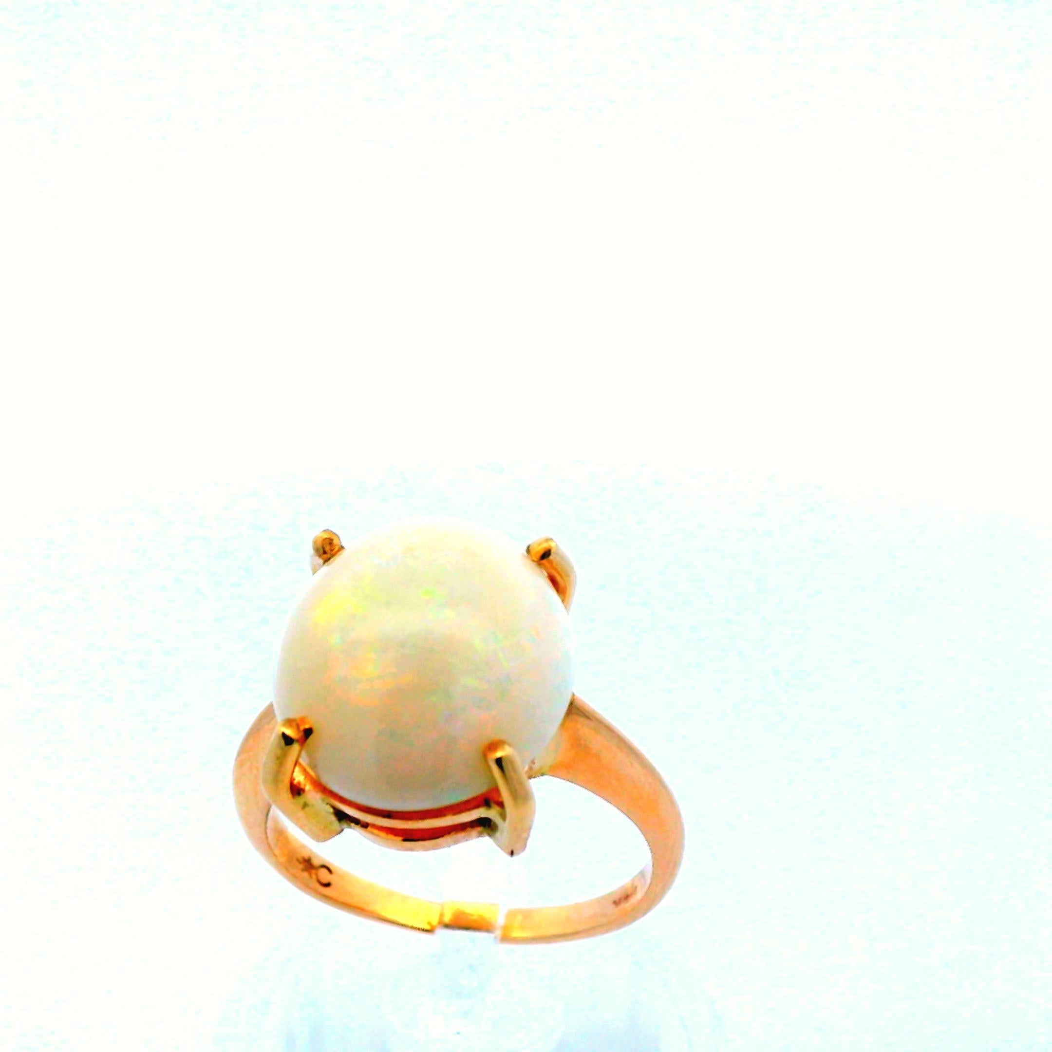 1960s Retro 14k Yellow Gold Opal Ring For Sale 1