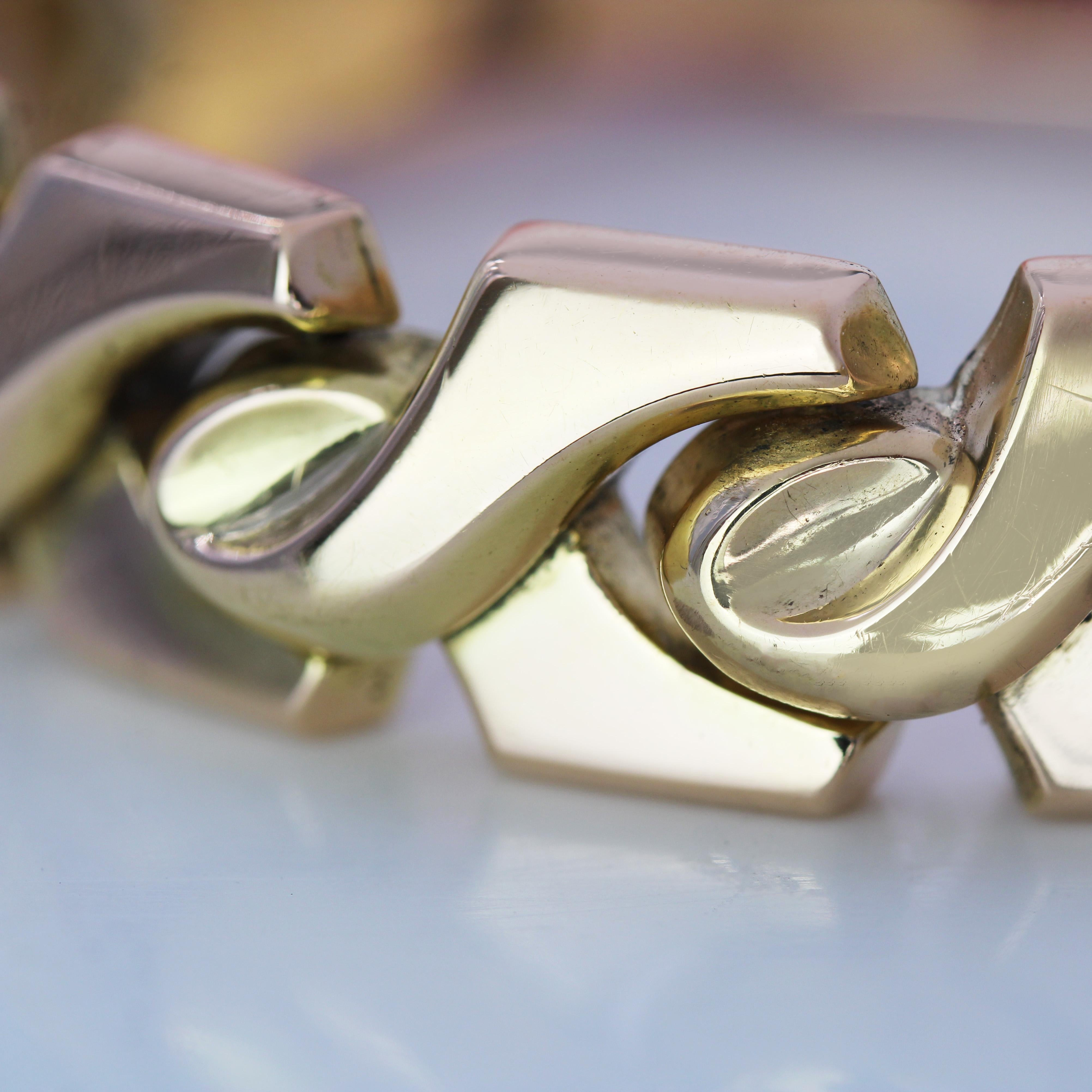 1960s Retro 18 Karat Rose Gold Articulated Bow Pattern Bracelet For Sale 3