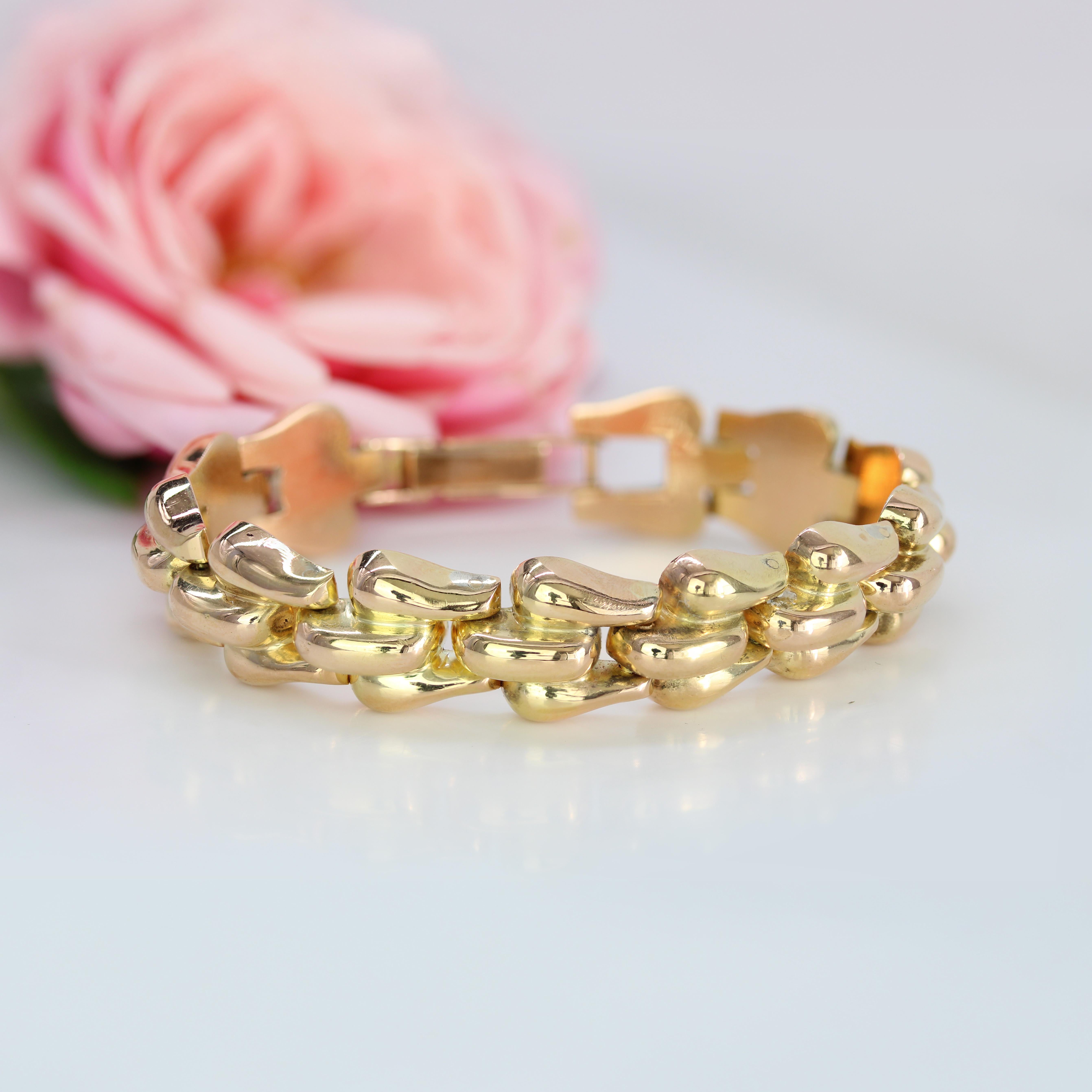 Rétro 1960s Retro 18 Karat Rose Gold Articulated Bracelet en vente