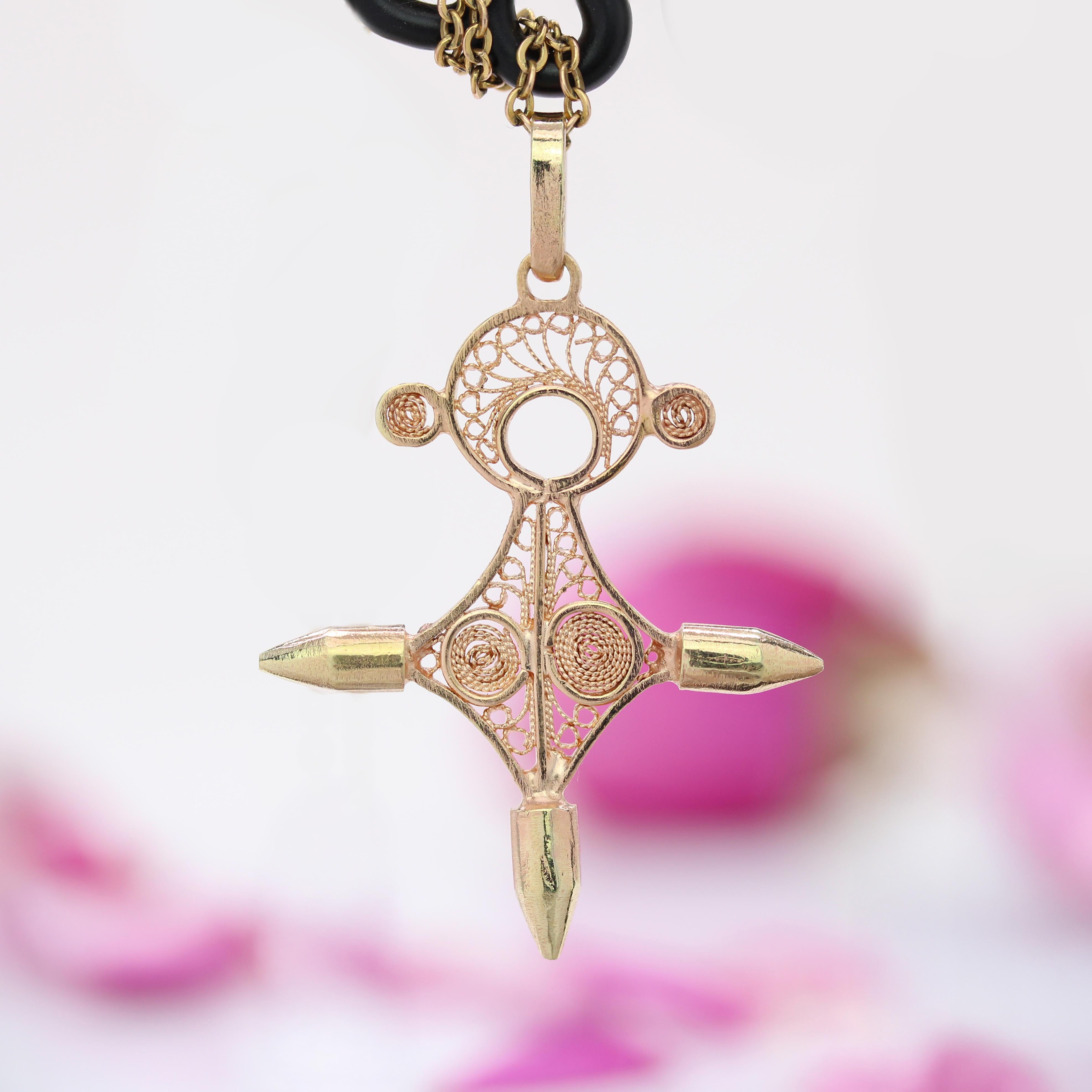 Rétro Ciondolo a croce Agadez in oro rosa 18 carati retrò degli anni '60 in vendita